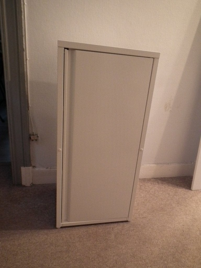 Klein meubilair van wit metaal (Ikea) H 85 cm/ breedte 40 cm, Ophalen, Minder dan 50 cm, Zo goed als nieuw, Minder dan 100 cm