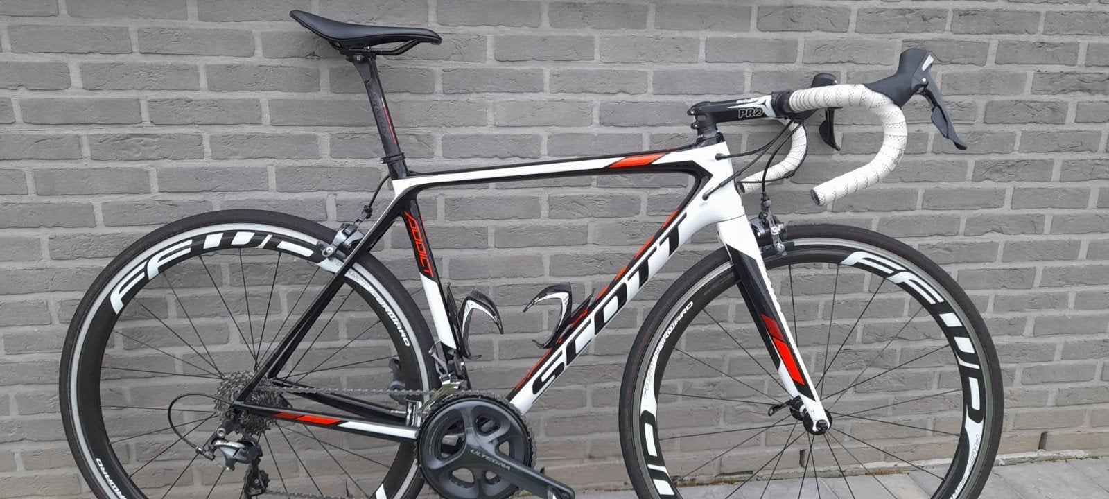 Scott Addict Medium, Enlèvement, Carbone