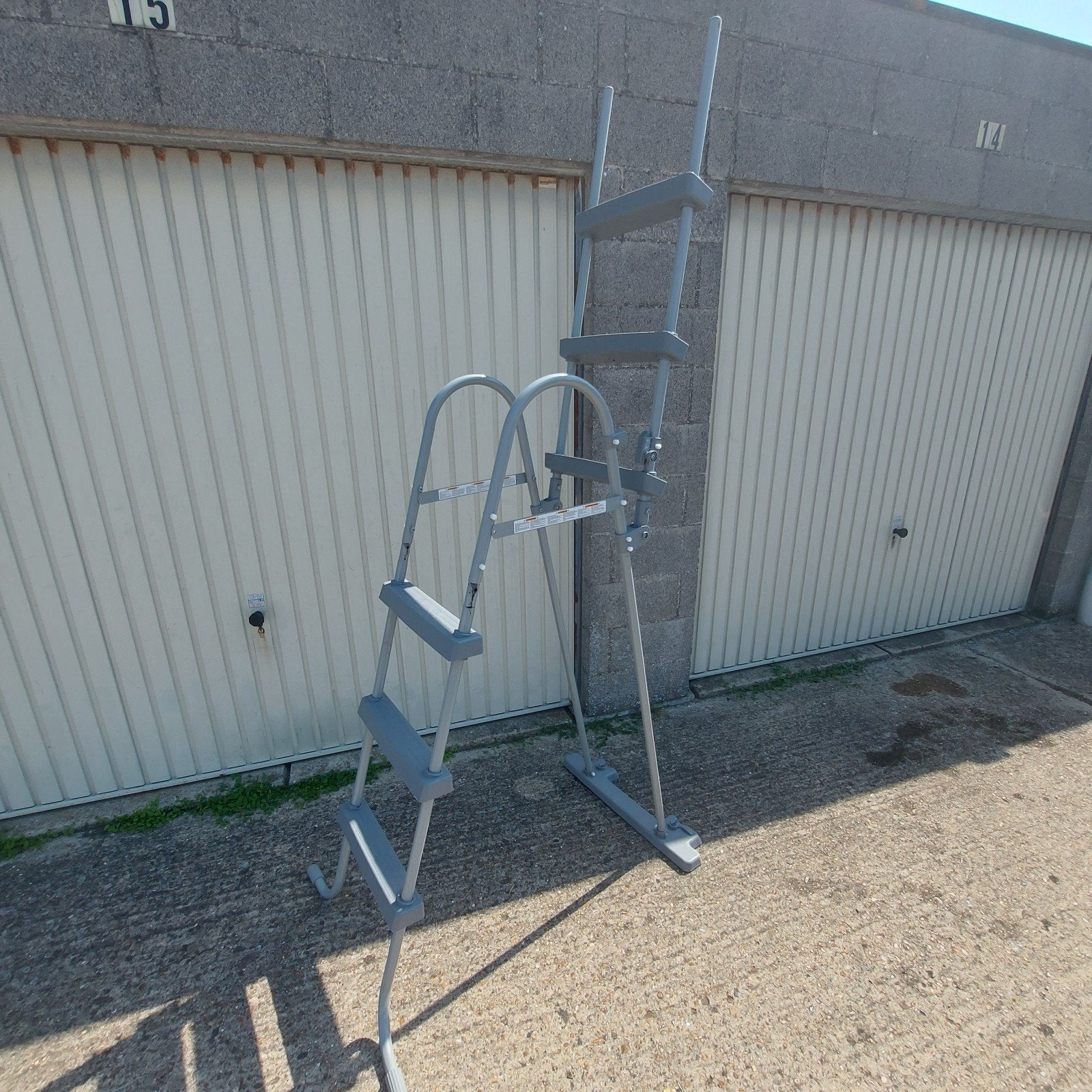 Zwembad ladder met veiligheid bestway, Ophalen, Zo goed als nieuw, Ladder