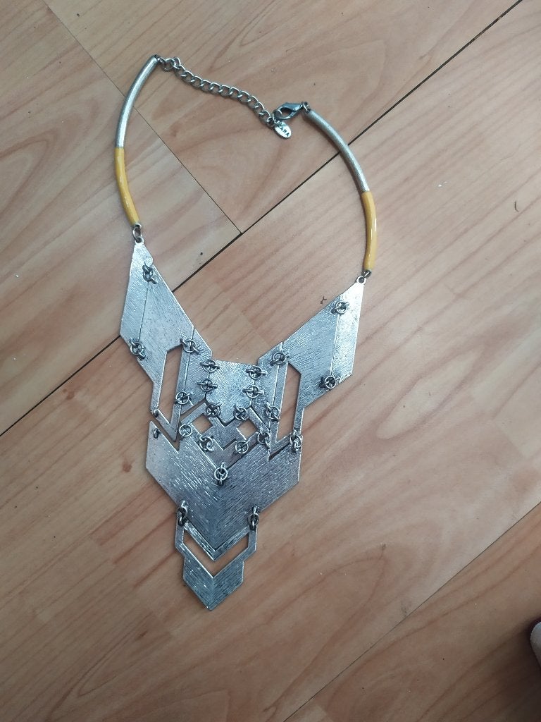Collier zara, Bijoux, Sacs & Beauté, Colliers, Enlèvement, Comme neuf, Autres couleurs, Autres matériaux