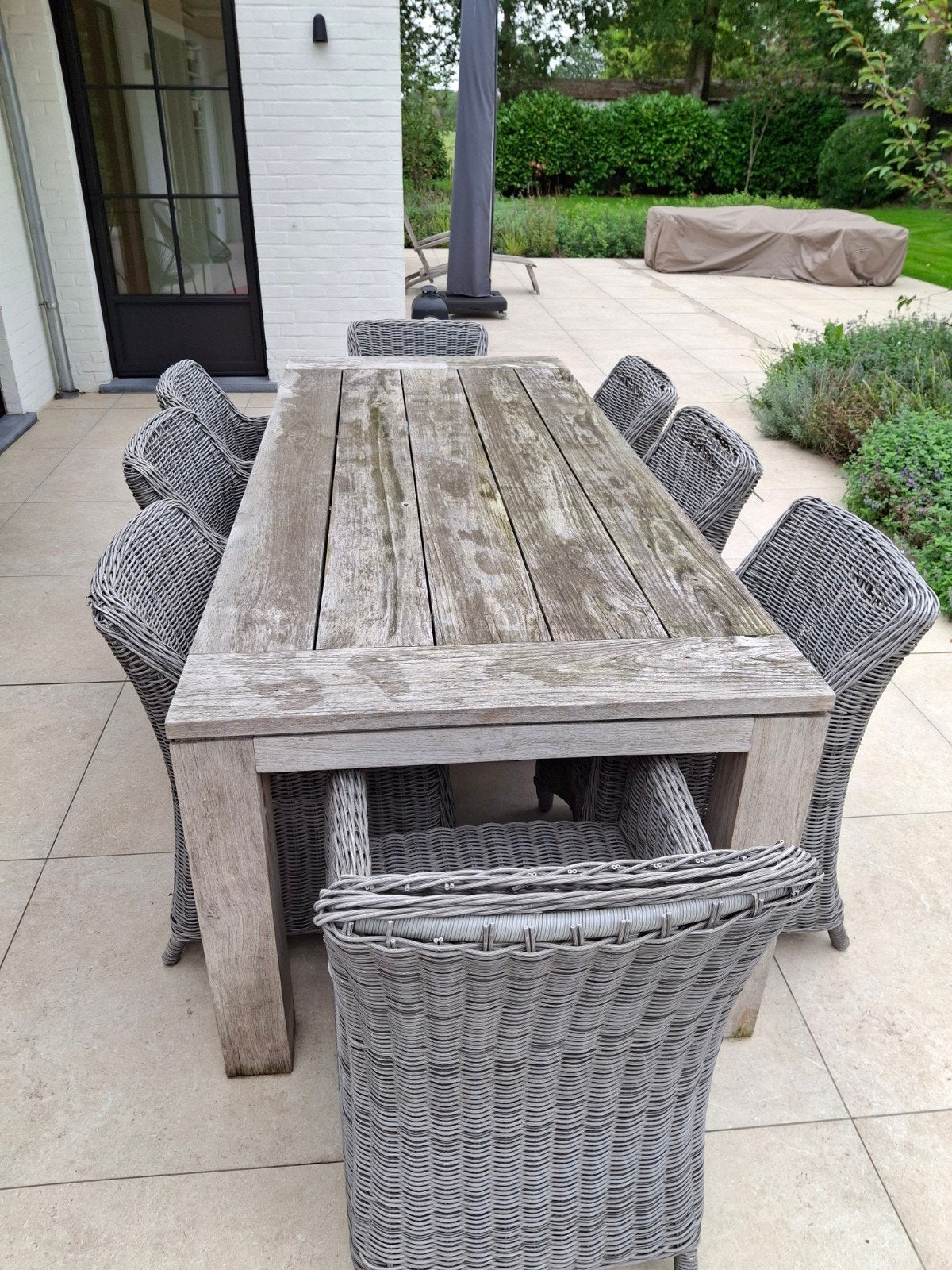 Mooie en grote tuintafel incl. 8 tuinstoelen, Ophalen, Hout