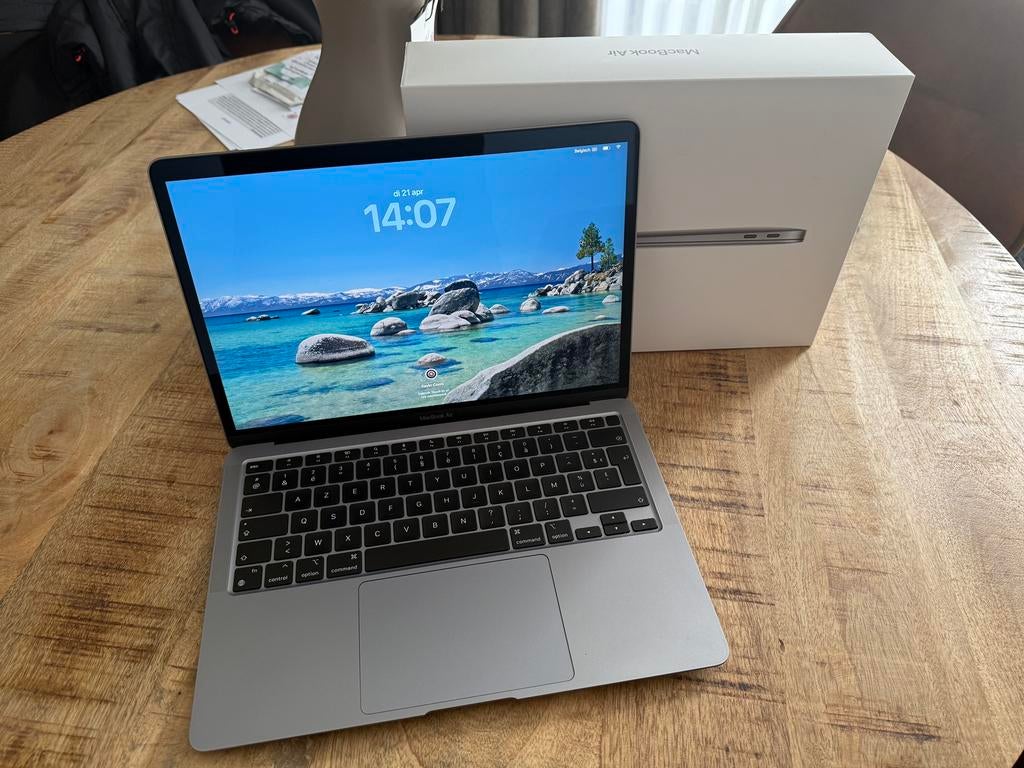 Apple Macbook 13 M1, 2020, 99% batterij! + doos & factuur, Ophalen, Zo goed als nieuw, MacBook