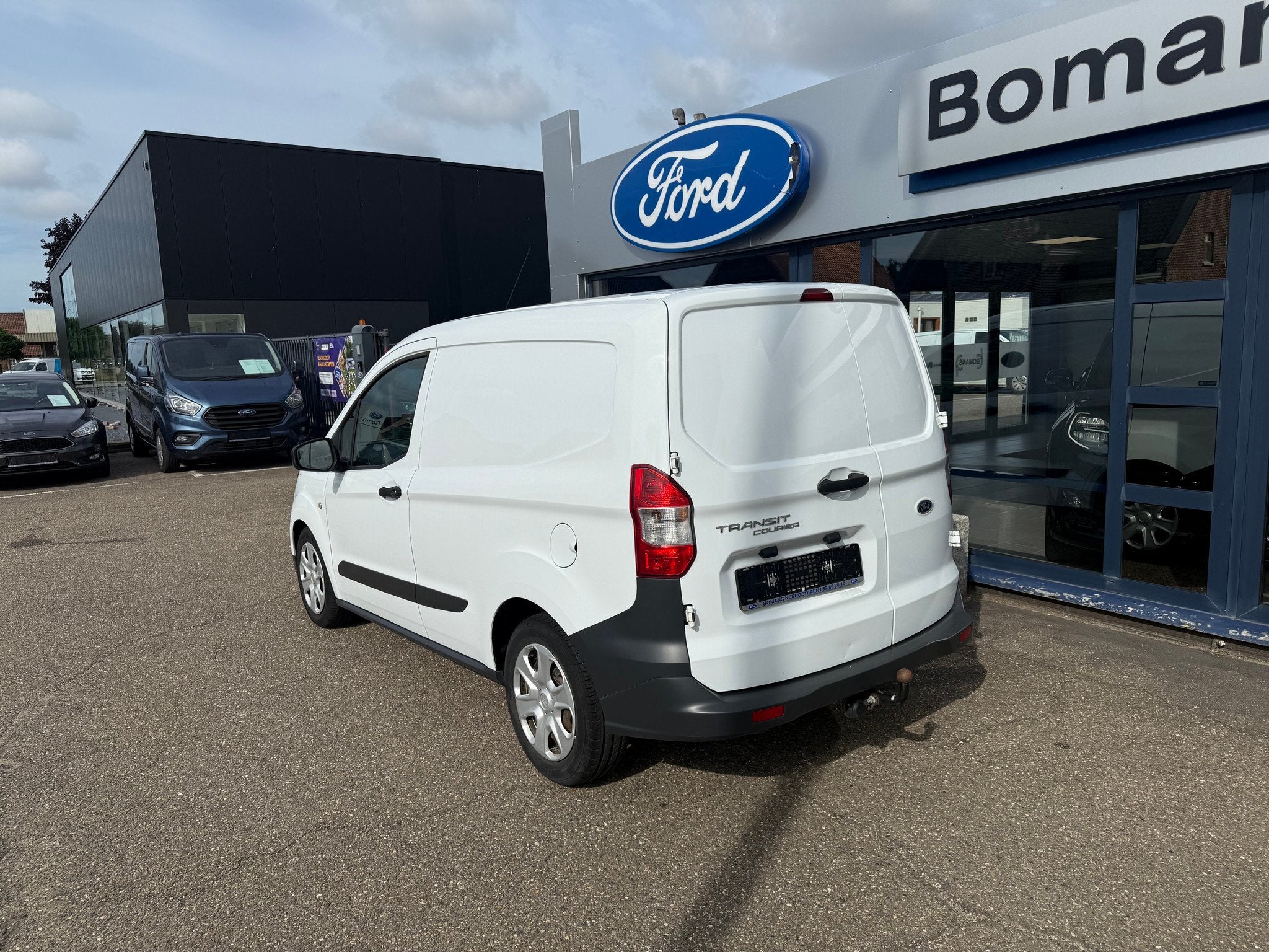 Ford Transit Courier Trend 1.5TDCI 75PK M6, Auto's, Ford, Voorwielaandrijving, Stof, 4 cilinders, Wit