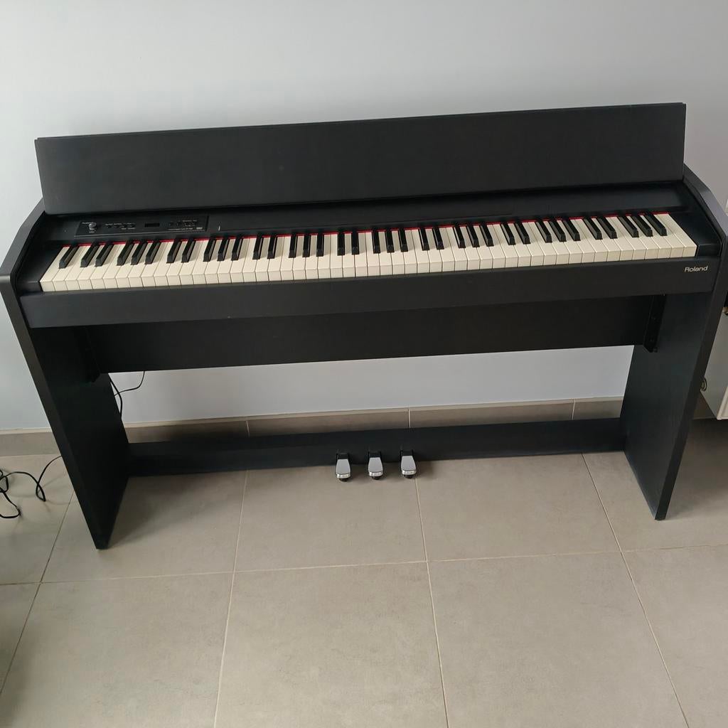 Digitale piano Roland F-120 SB, Musique & Instruments, Digital, Enlèvement, Utilisé, Piano