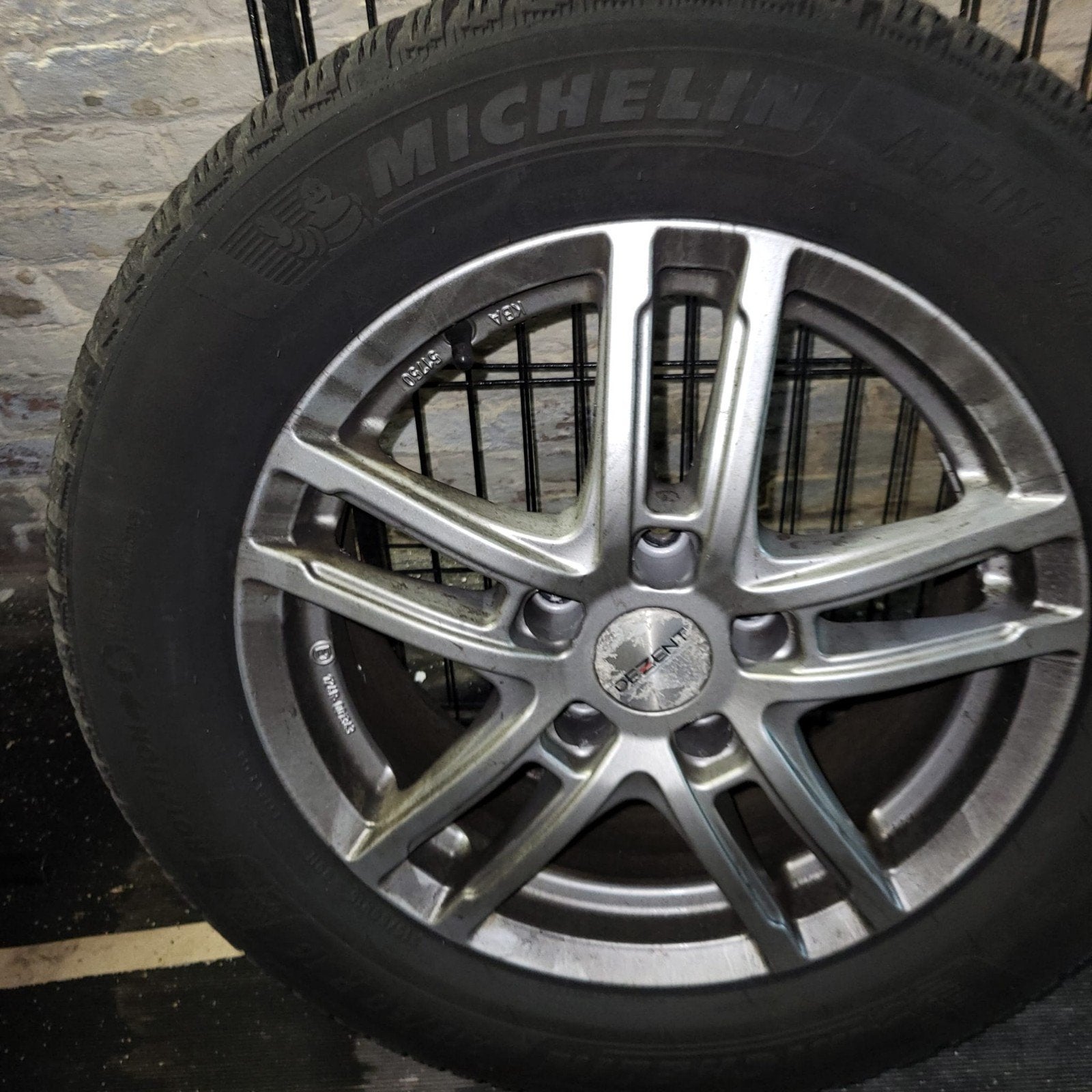 Winterbanden, Michelin, 215 60 R 16 met velg, Auto-onderdelen, Banden en Velgen, Ophalen, Winterbanden