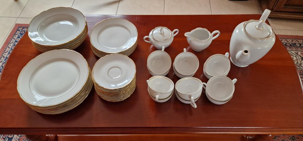 Belle vaisselle en porcelaine, Enlèvement