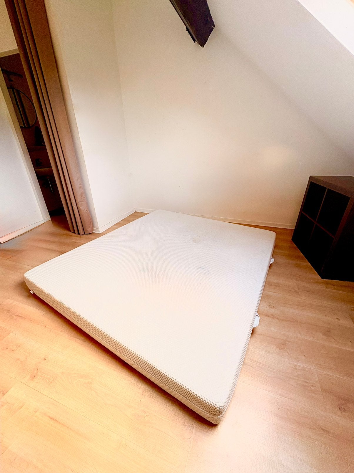 Matelas IKEA 180x200 ( epaisseur 16cm ), Bricolage & Construction, Plaques & Panneaux, Enlèvement, Comme neuf