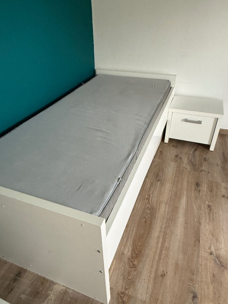 Lit 1 pers + sommier matelas table de chevet, 90 cm, Une personne, Enlèvement, Utilisé