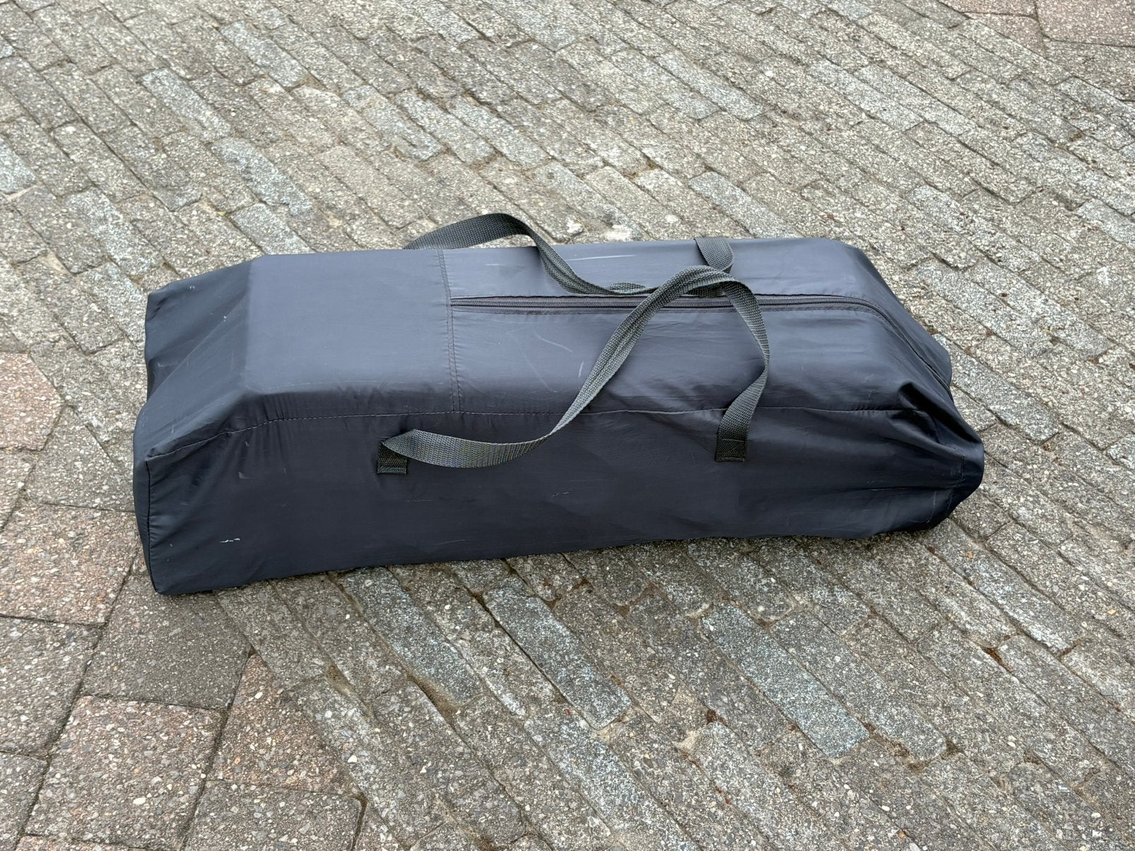 Handige Reiswieg/Campingbedje - Grijs en Opvouwbaar, Kinderen en Baby's, Babywiegjes en Ledikanten, Zo goed als nieuw, Ophalen