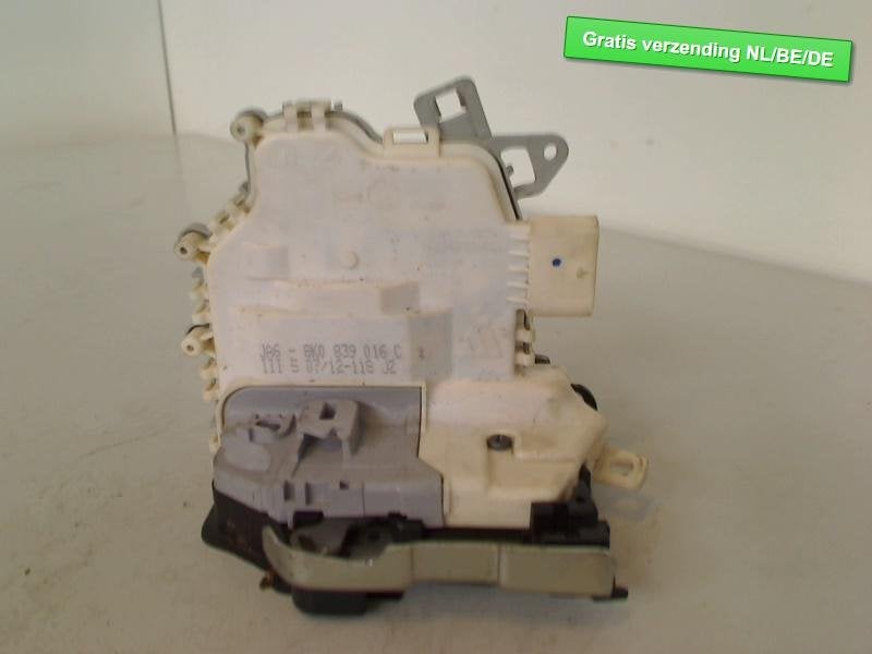 SERRURE DE PORTE ARRIÈRE DROITE Audi A3 (8V1 / 8VK), Auto-Union-Straße  1,
85057  Ingolstadt, DE, Info@audi.de, Audi, Utilisé