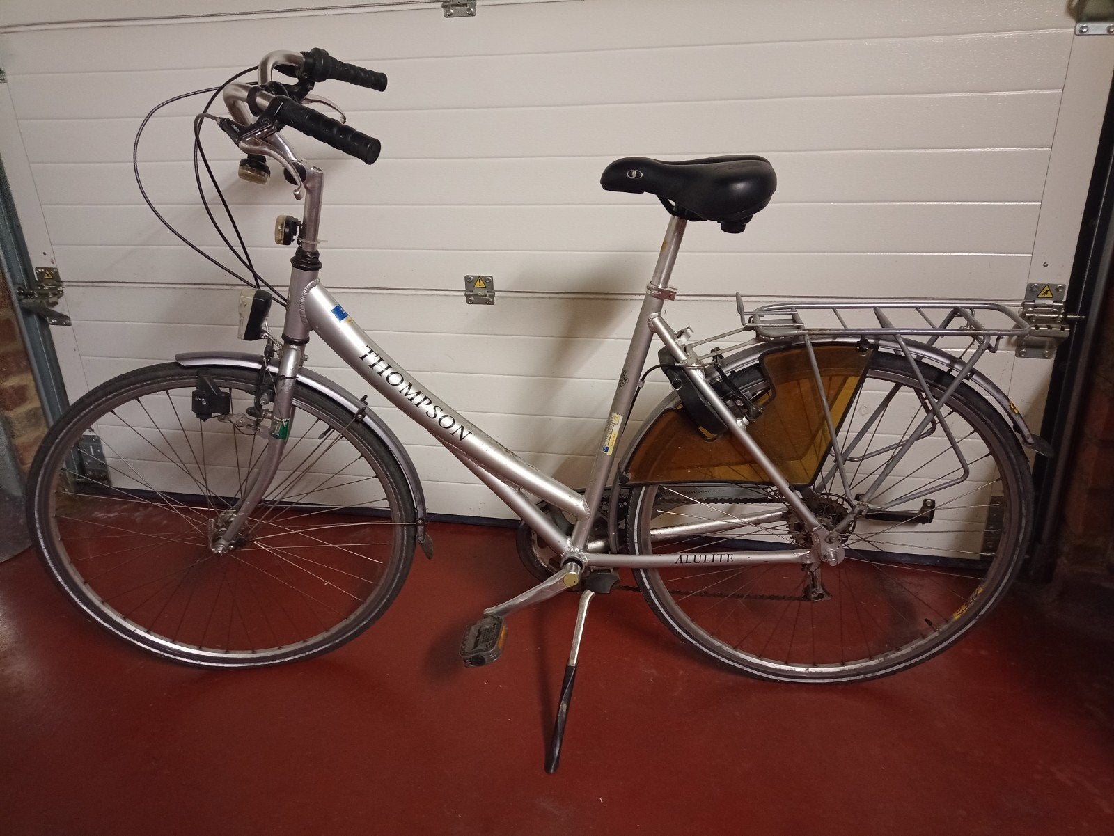 Op te knappen damesfiets Thompson, Ophalen