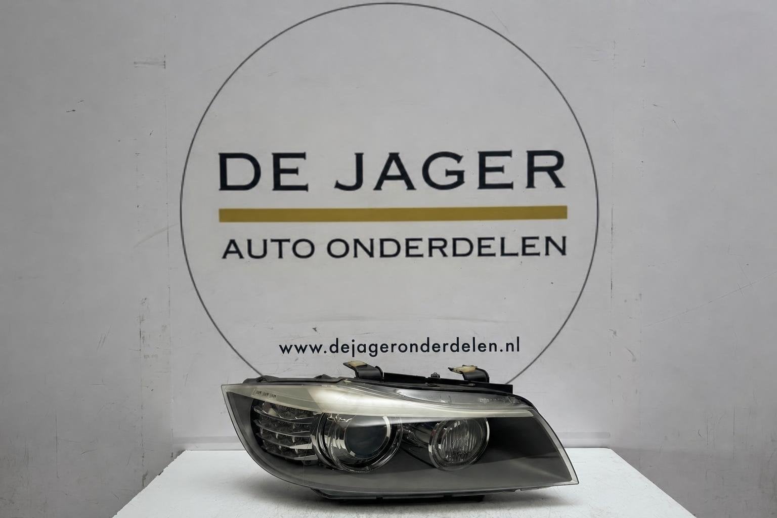 Phare bi-x non dynamique droit BMW S rie 3 E90/E91 FL 724026, Petuelring 130
80788  Munich, DE, Info@bmw.de, Utilisé, BMW