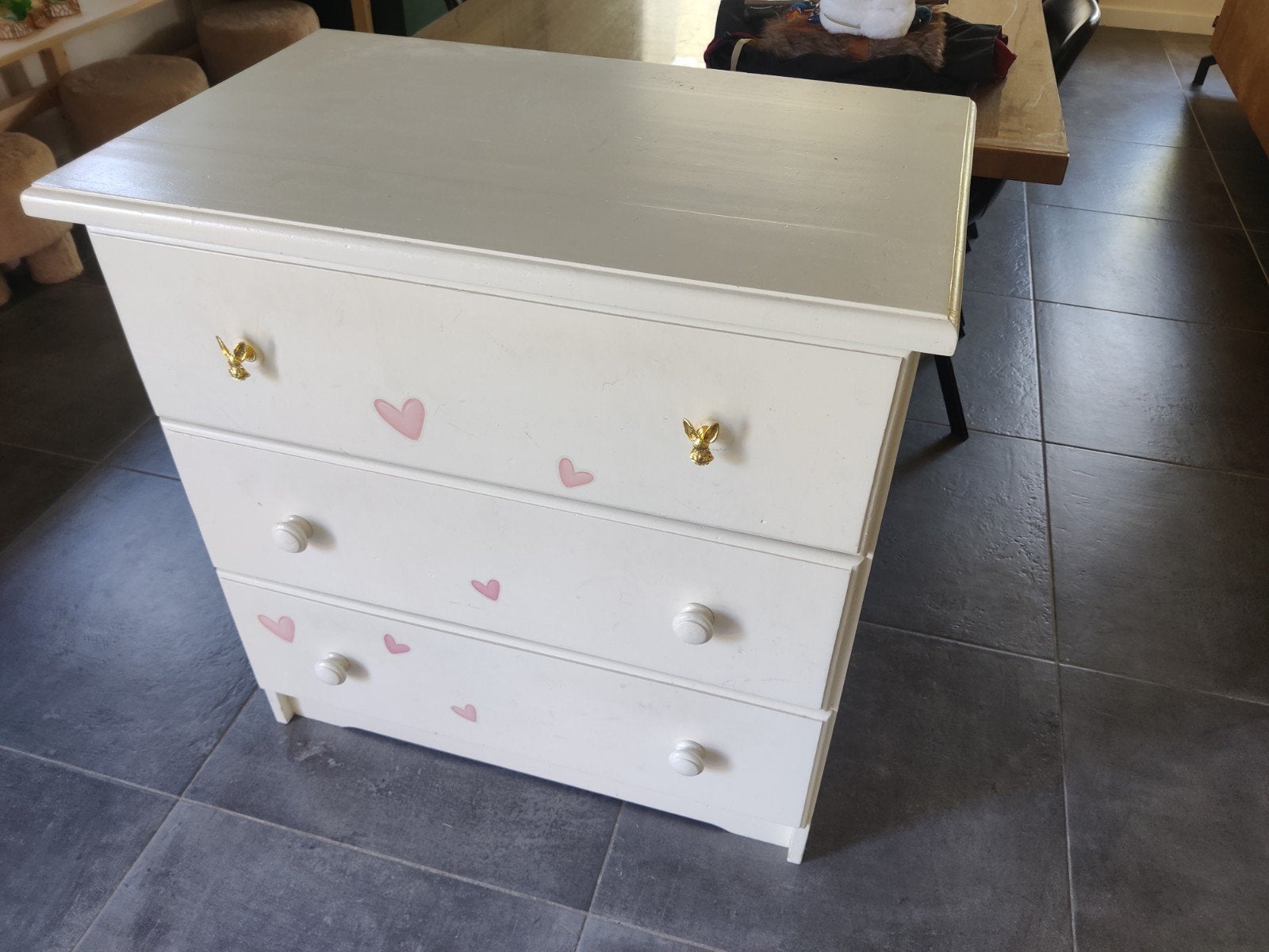 Armoire pour enfants, Enlèvement
