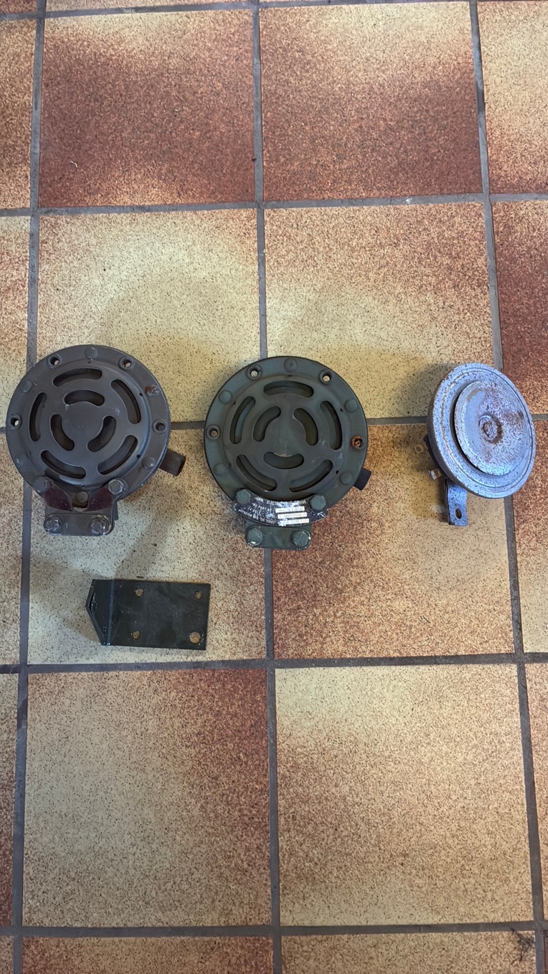 Claxon voor willys jeep, Ophalen, Ford