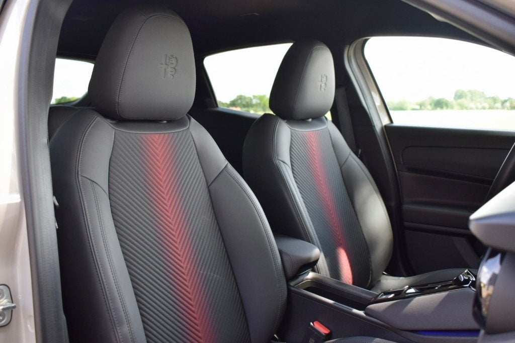 Alfa Romeo Junior Speciale Hybrid, CarPlay/ACC/Camera/Massag, Auto's, 1380 kg, 1199 cc, 109 g/km, Leder en Stof