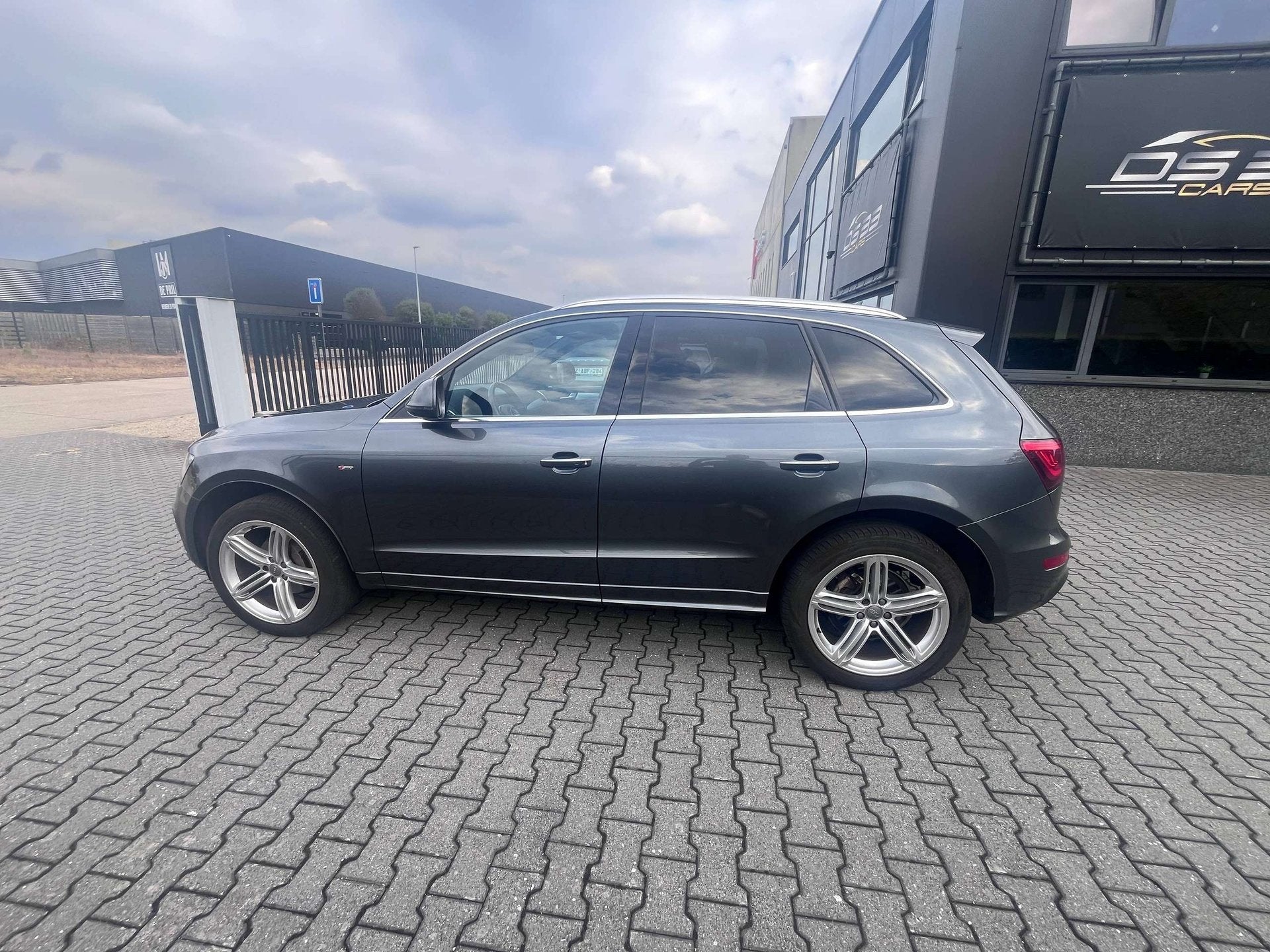 Audi Q5 2.0 TDi Quattro 3 x S-line/Leder/AdCruise/CAM/Trekha, Auto's, Automaat, Euro 5, Zwart, 4 cilinders