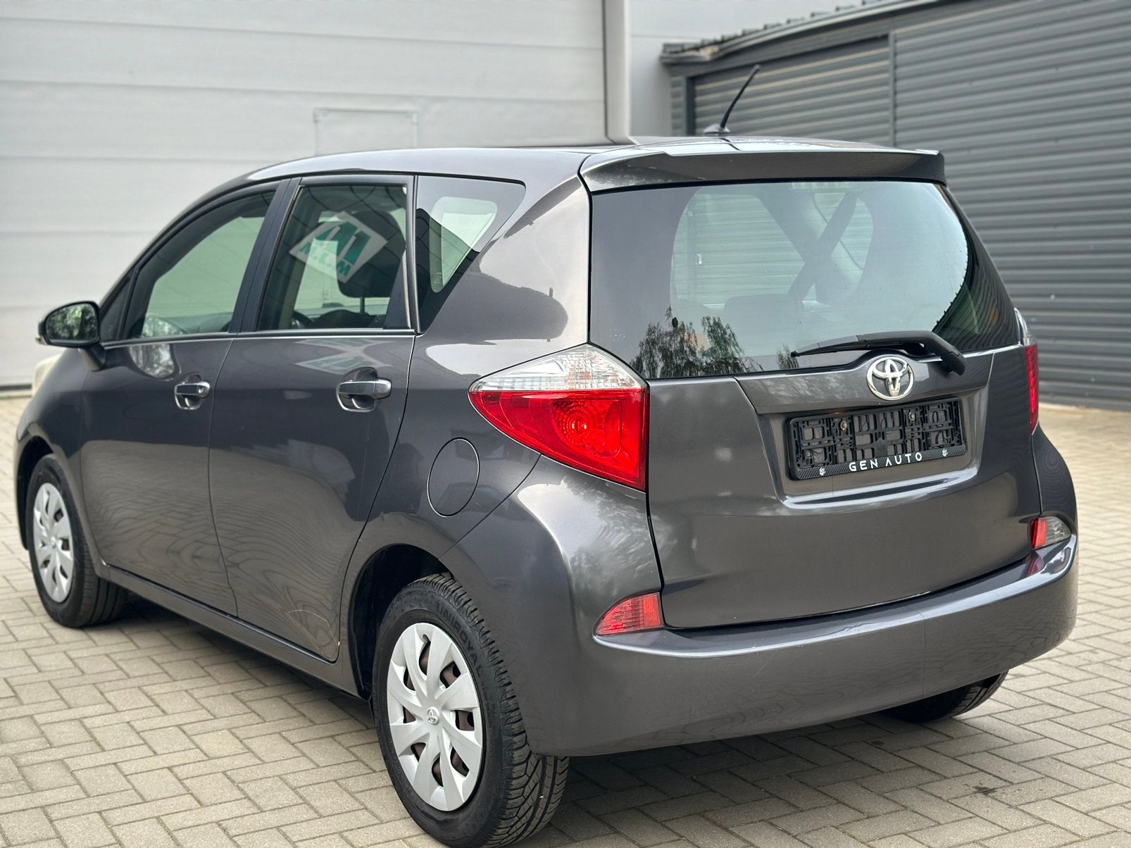 Toyota Verso-S 1.3i Euro5 1e eigenaar klaar om zich schrijve, Euro 5, Stof, Zwart, USB