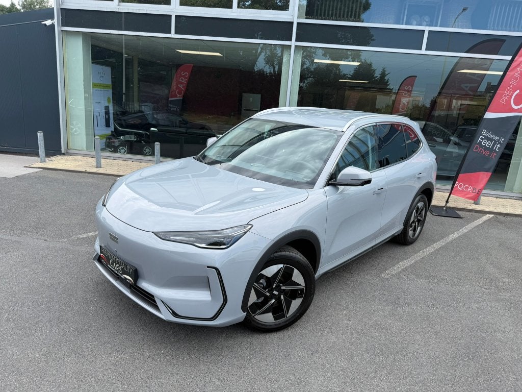 CARPLAY / SFEERVERLICHTING / 360 CAMERA / KEYLESS ENTRY, Autos, Cuir, Argent ou Gris, Entreprise, Carnet d'entretien
