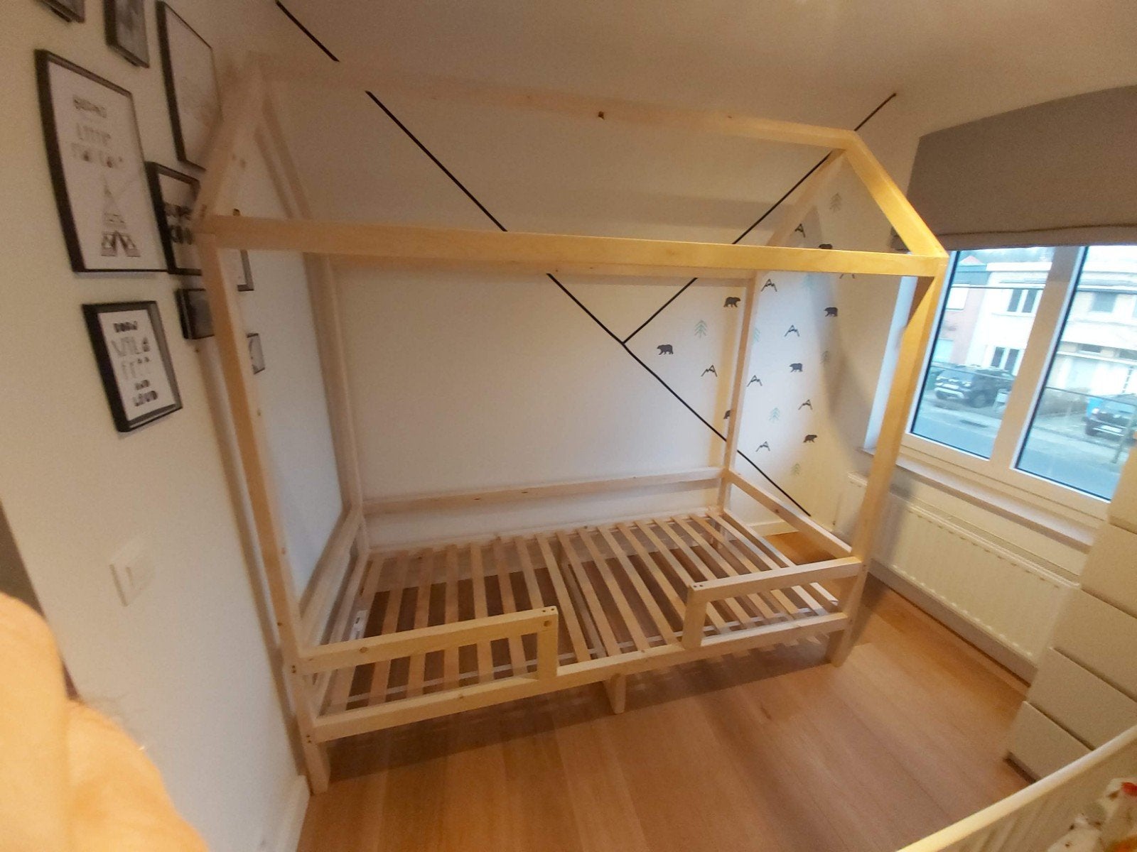 Kinderbed "huisje" voor matras 200x90cm, Ophalen, 85 tot 100 cm, Zo goed als nieuw, Lattenbodem