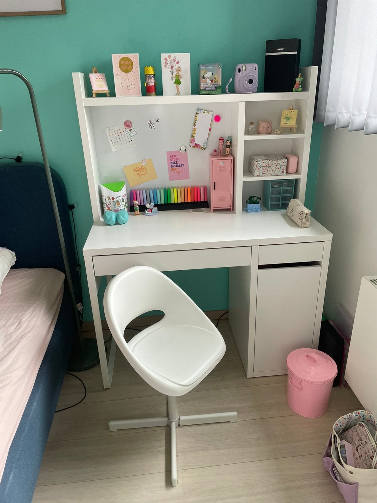 Ikea bureau micke (kinderen) + bureaustoel, Ophalen, Zo goed als nieuw, IKEA