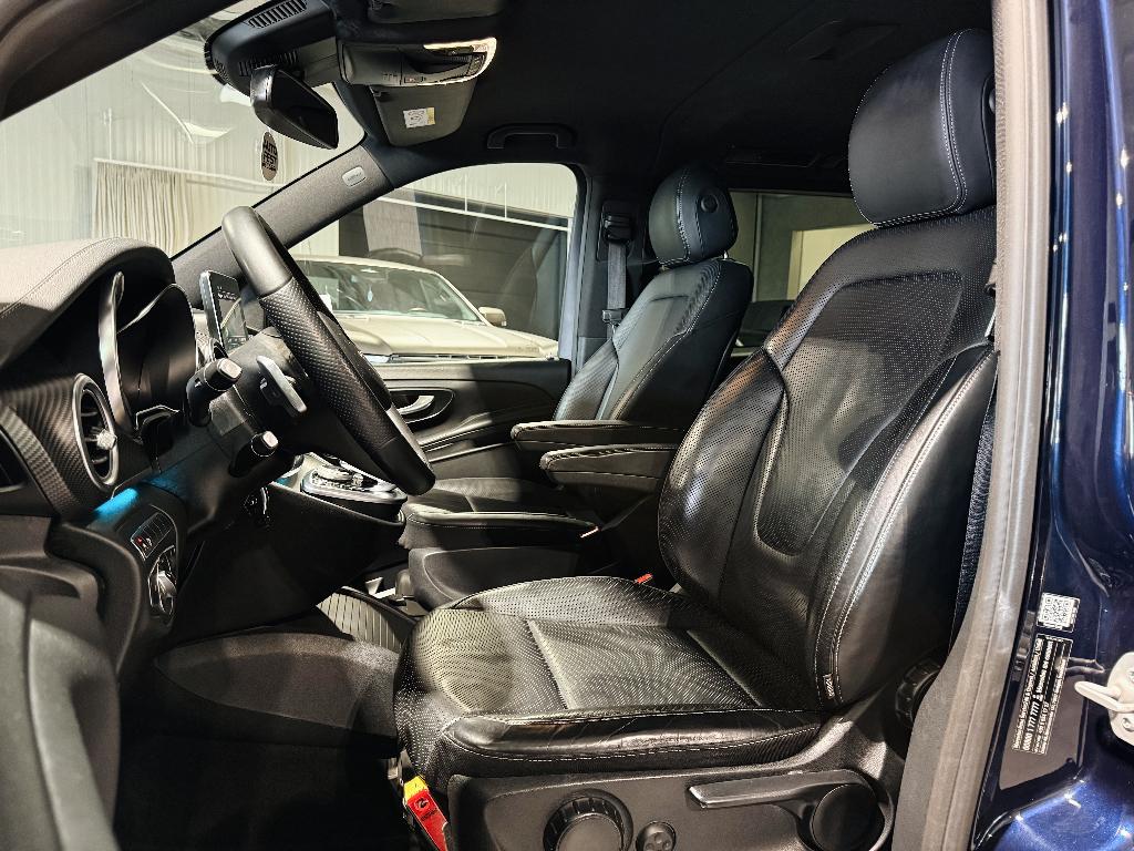 Mercedes-Benz V250d AMG-Line | Dubbele Cabine - Garantie, Auto's, Mercedes-Benz, Monovolume, 2500 kg, Leder, Bedrijf