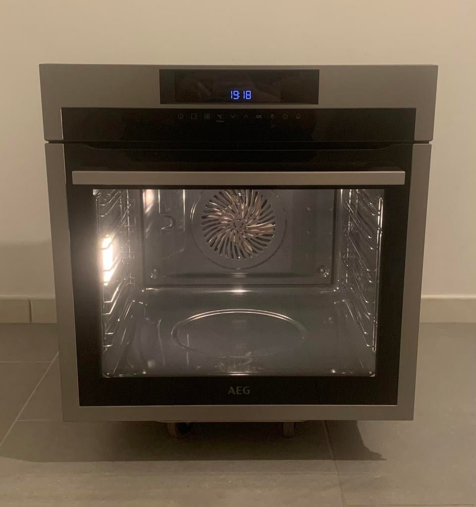 Four à convection encastré de luxe Aeg avec grill, Gris, Moins de 100 cm, Comme neuf, Enlèvement