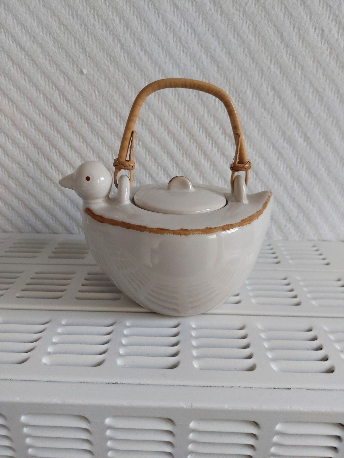 J-line theepot japandi stijl in vorm van eend met riet, Ophalen
