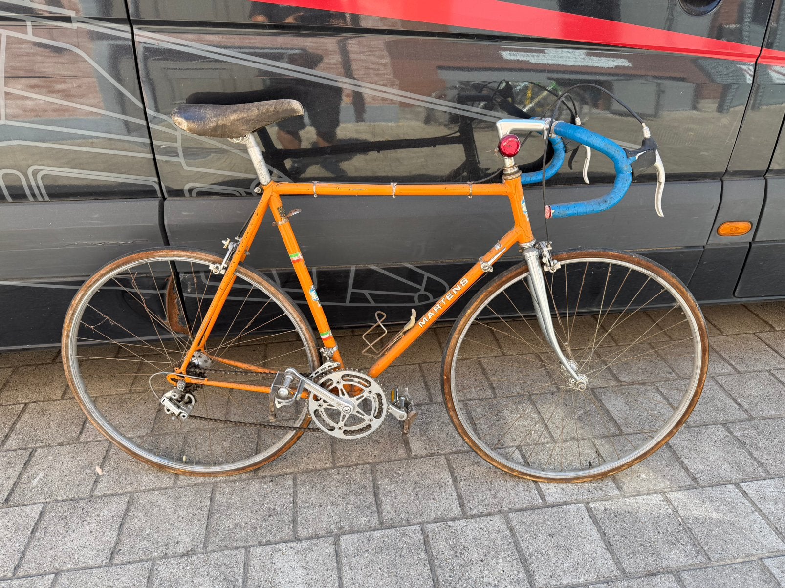 Vélo de course rétro Martens, Enlèvement