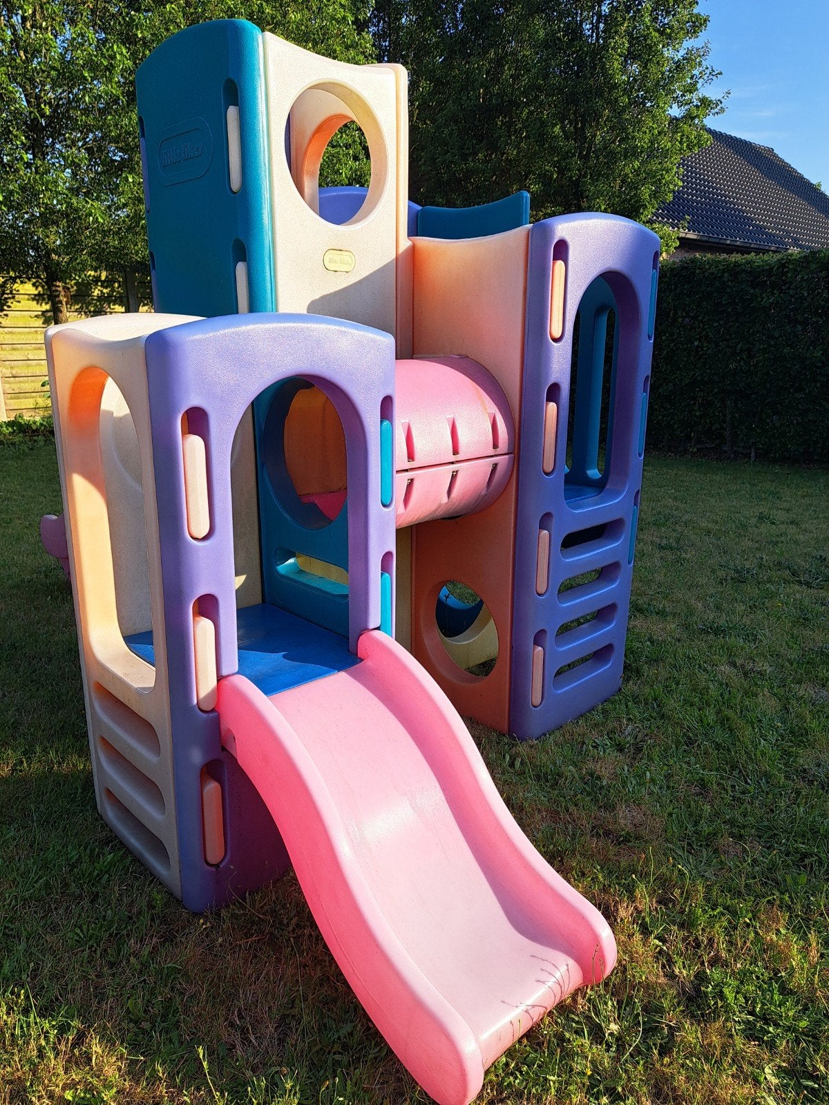 Little tikes speeltoren met dubbele glijbaan, Kinderen en Baby's, Speelgoed | Buiten | Speeltoestellen, Ophalen, Glijbaan