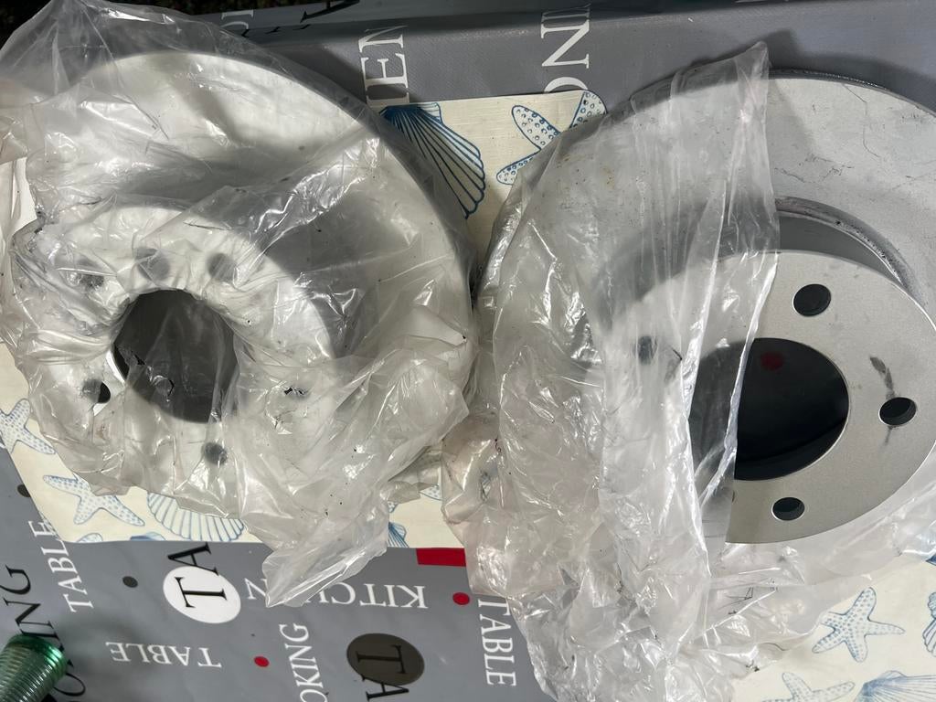 Remblokken en schijven bmw f20 merk feredo vooras, Ophalen, Nieuw, BMW