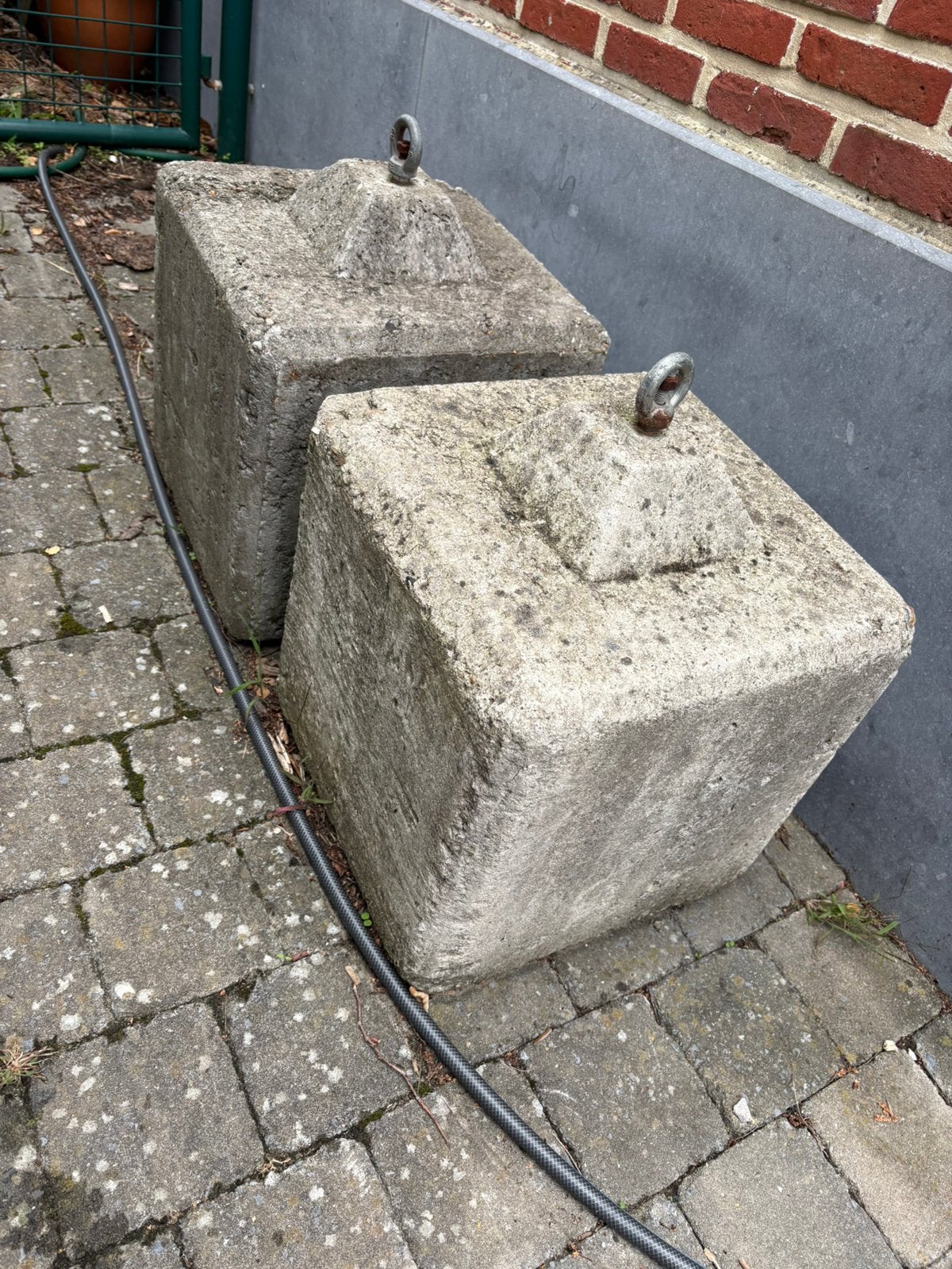 Betonblokken tent, Ophalen, Zo goed als nieuw