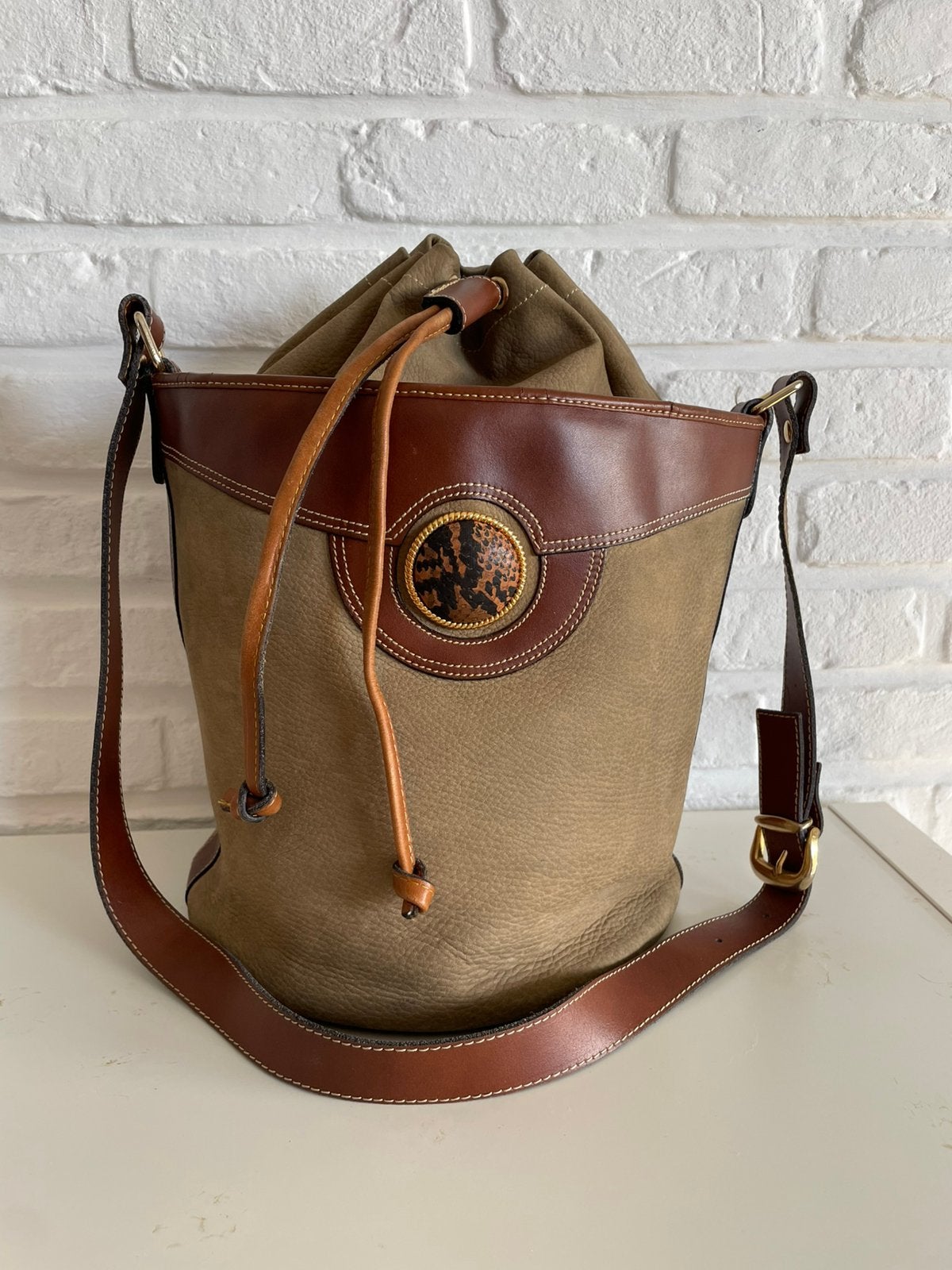 Vintage Francesco Biasia bucket bag - Jaren 80 - Echt leer, Handtassen en Accessoires, Ophalen of Verzenden, Gebruikt, Beige, Schoudertasje