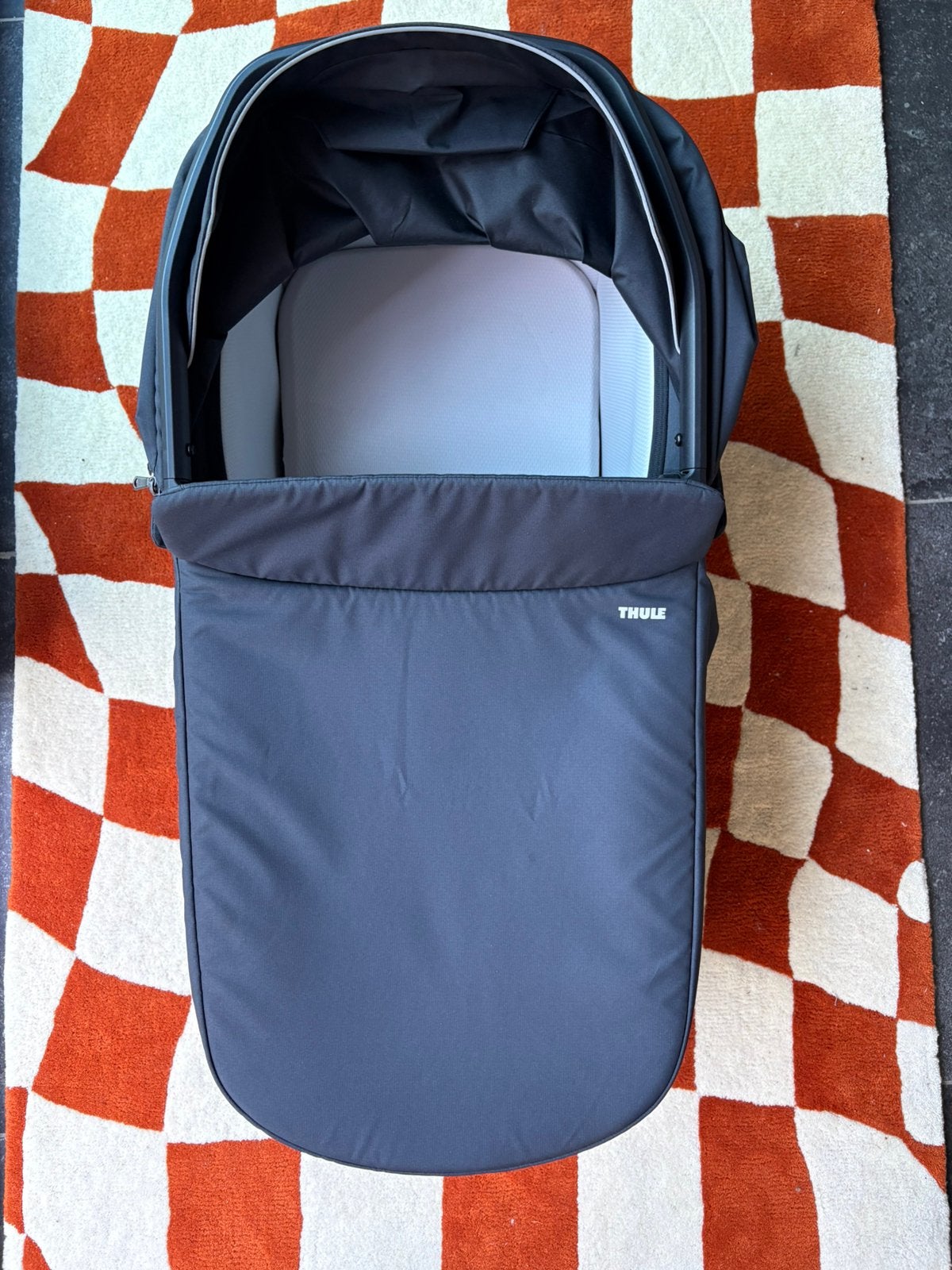Thule urban glide 3 reiswieg/bassinet + adaptors, Kinderen en Baby's, Ophalen, Zo goed als nieuw