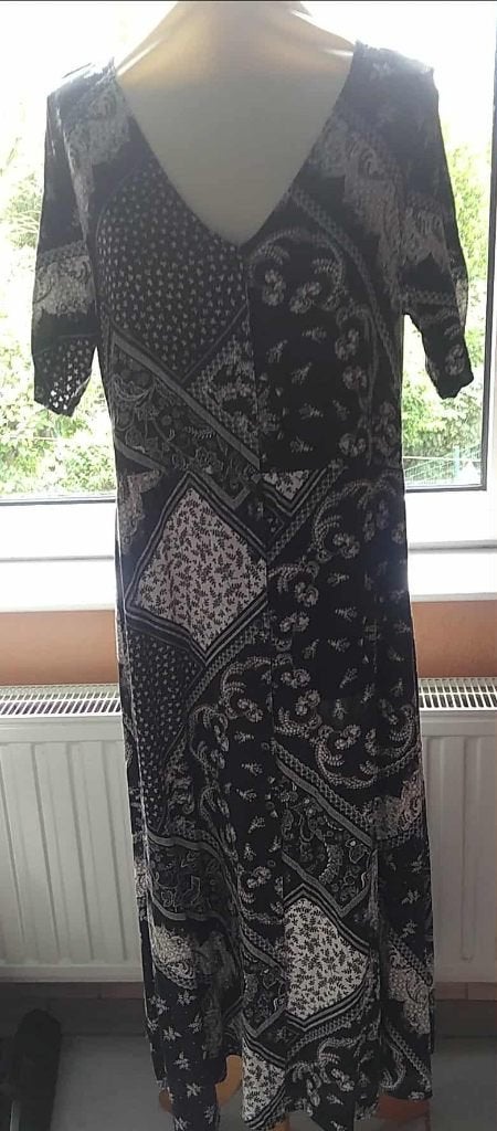 lange jurk zwart wit H&M maat 40, Kleding | Dames, Jurken, H&M, Ophalen of Verzenden, Maat 38/40 (M), Overige kleuren