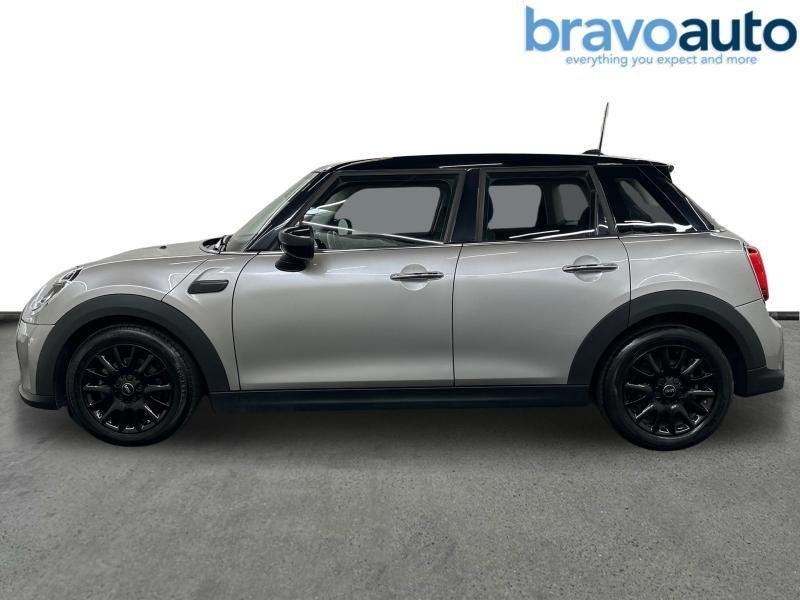 MINI Cooper AT 5 doors | black pack, Autos, Mini, 100 kW, Argent ou Gris, Achat, Euro 6