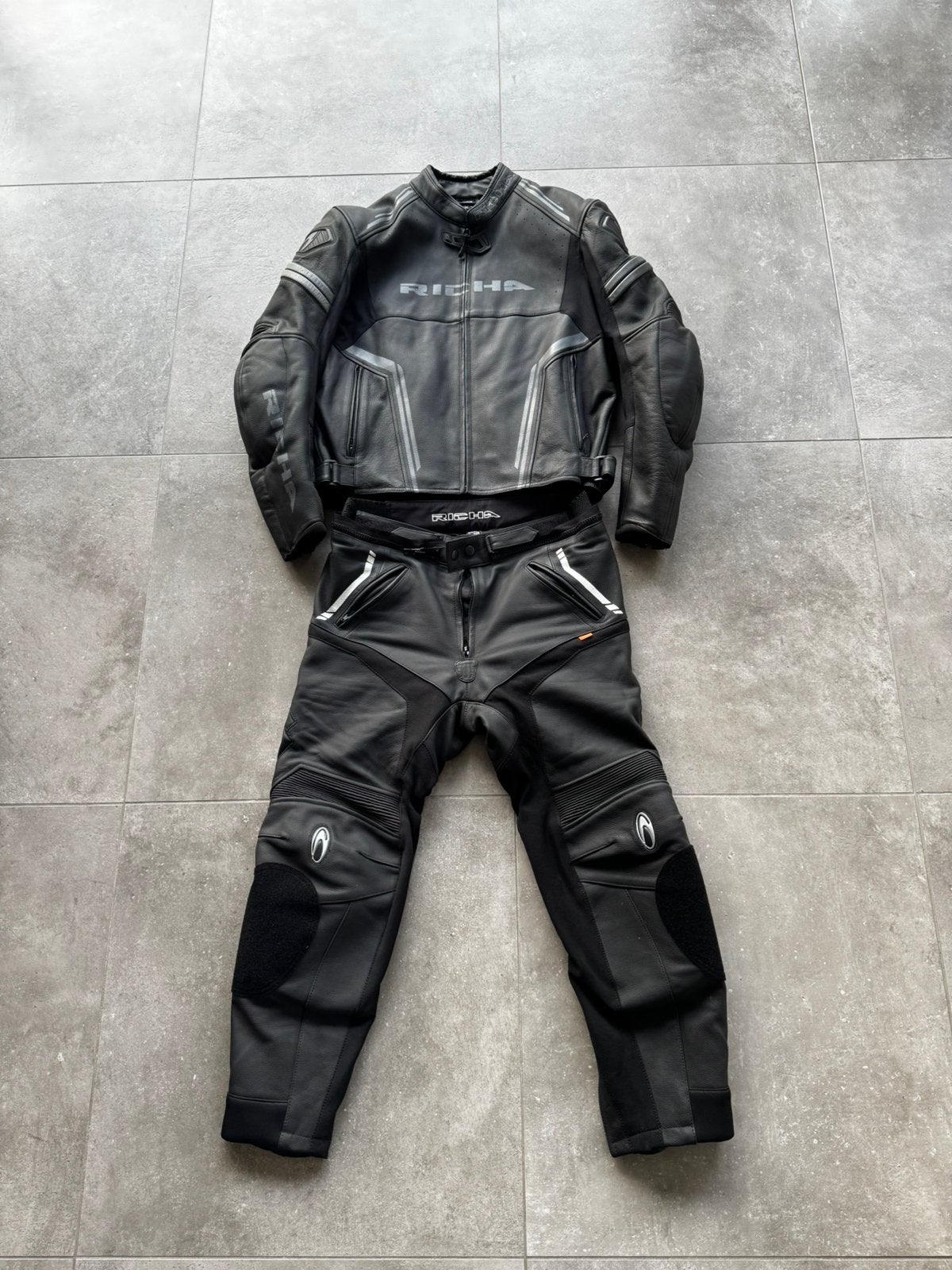 Richa Assen maat 56 lederen motorpak, Motoren, Ophalen of Verzenden