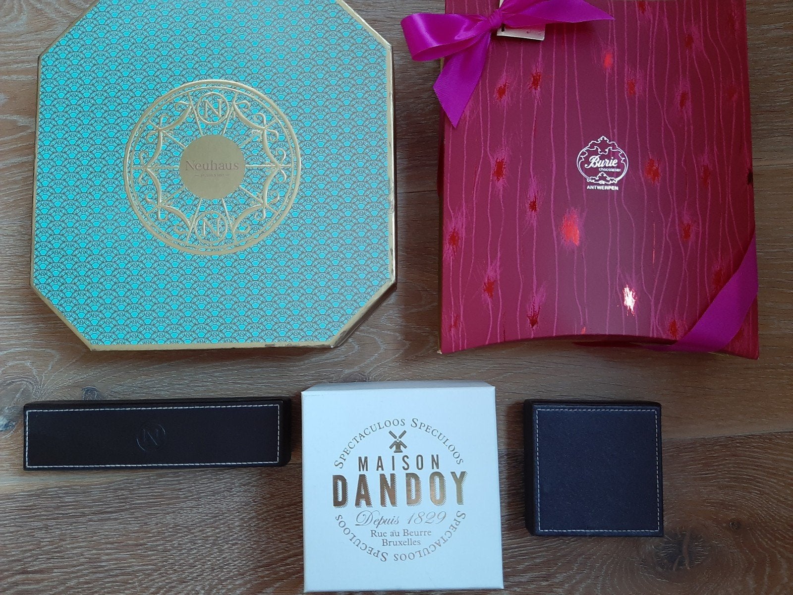 5 luxedozen delicatessen, Collections, Enlèvement