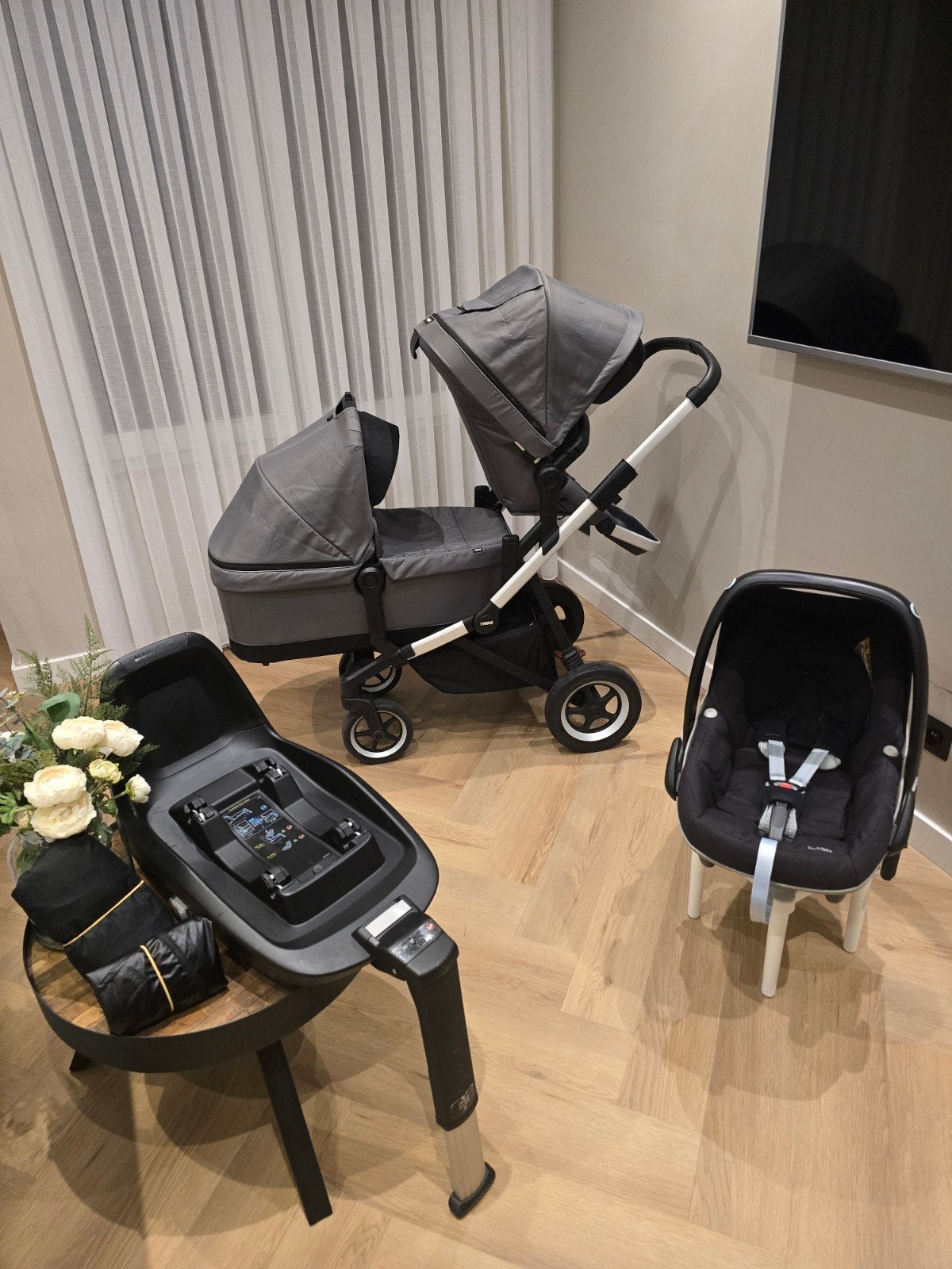 complete Thule sleek Duo kinderwagen in mooie staat + isofix, Zo goed als nieuw, Duowagen, Maxi-Cosi, Ophalen