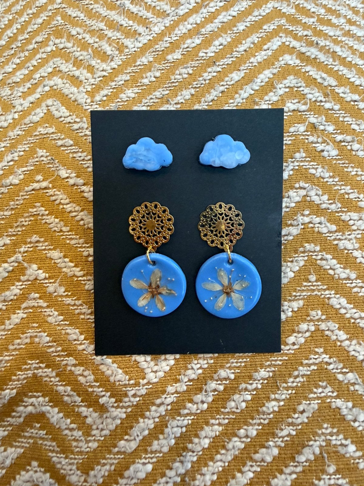 Blauw/witte oorbellen, Bijoux, Sacs & Beauté, Enlèvement ou Envoi, Comme neuf, Bleu