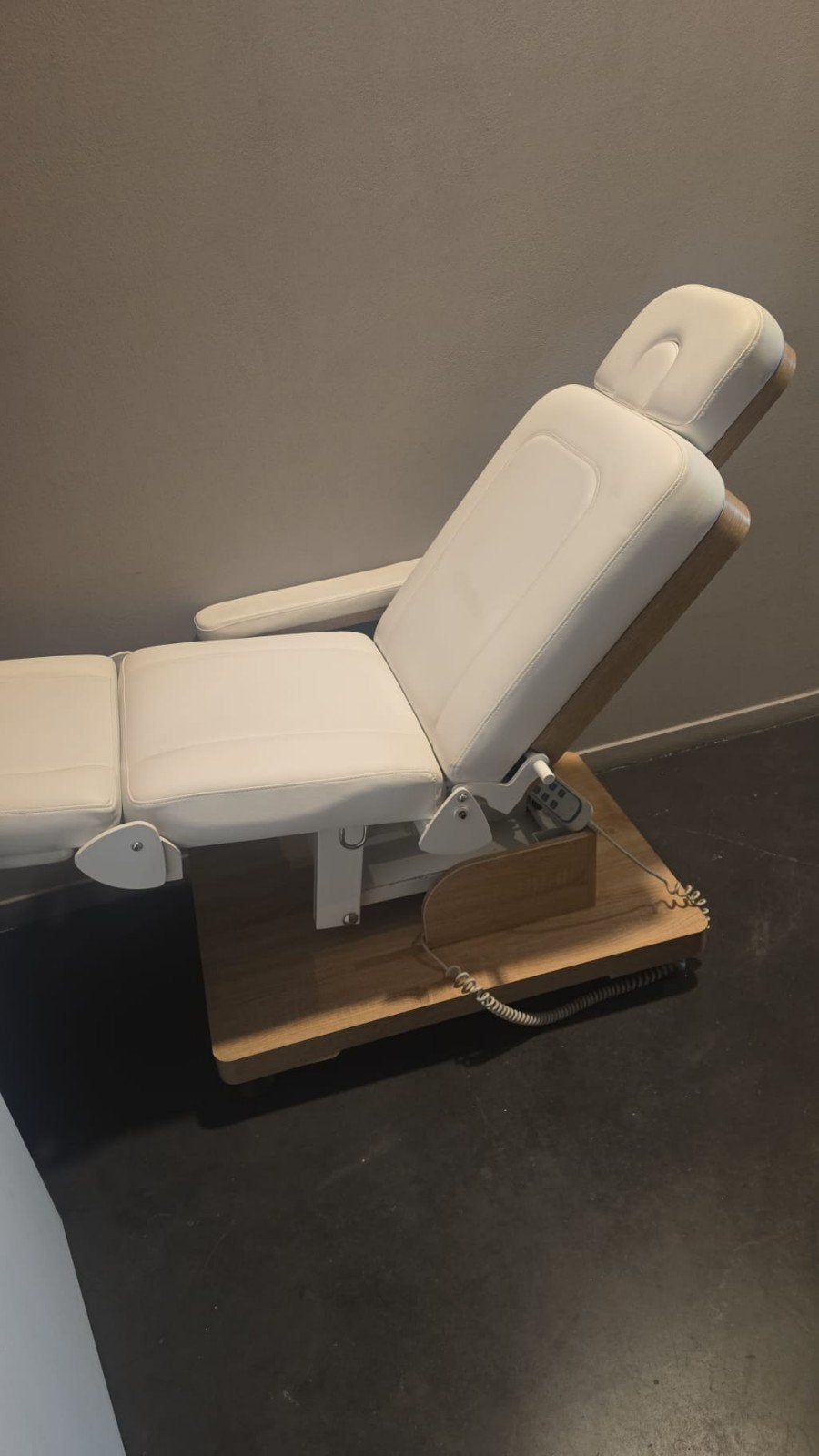 Zetel voor schoonheids behandeling  er is wel een armleuning, Sport en Fitness, Massageproducten, Ophalen