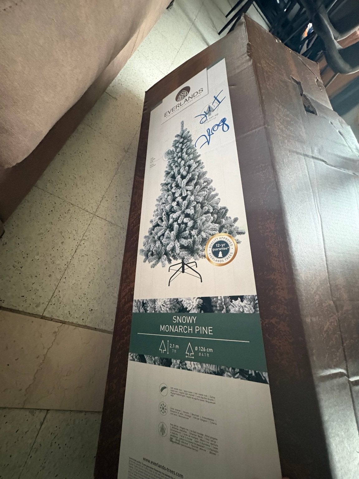 Prachtige besneeuwde kunstkerstboom – Everlands Monarch P, Diversen, Kerst, Ophalen, Zo goed als nieuw