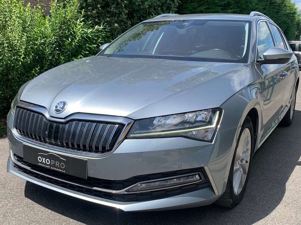Skoda Superb PHEV 1.4 TSI 218 CV / PLUG-IN HYBRID / BI-XÉNO, Auto's, Skoda, Stof, Gebruikt, Euro 6, 4 cilinders
