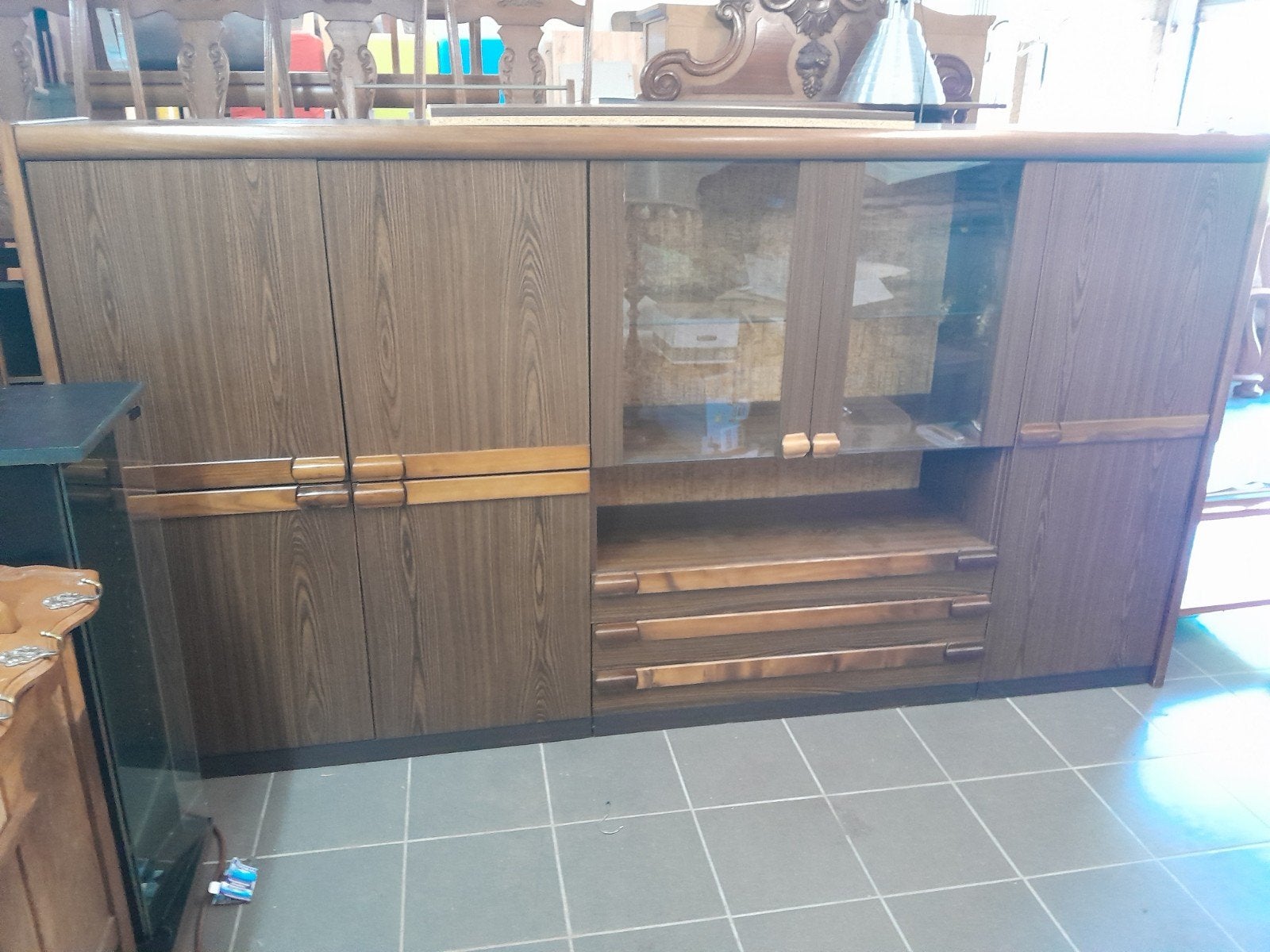Meuble de salle à mangé, Enlèvement