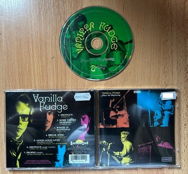 CD VANILLA FUDGE - NEAR THE BEGINNING - ROCK - DEEP PURPLE, CD & DVD, CD | Rock, Comme neuf, Hard rock, Album, Enlèvement ou Envoi