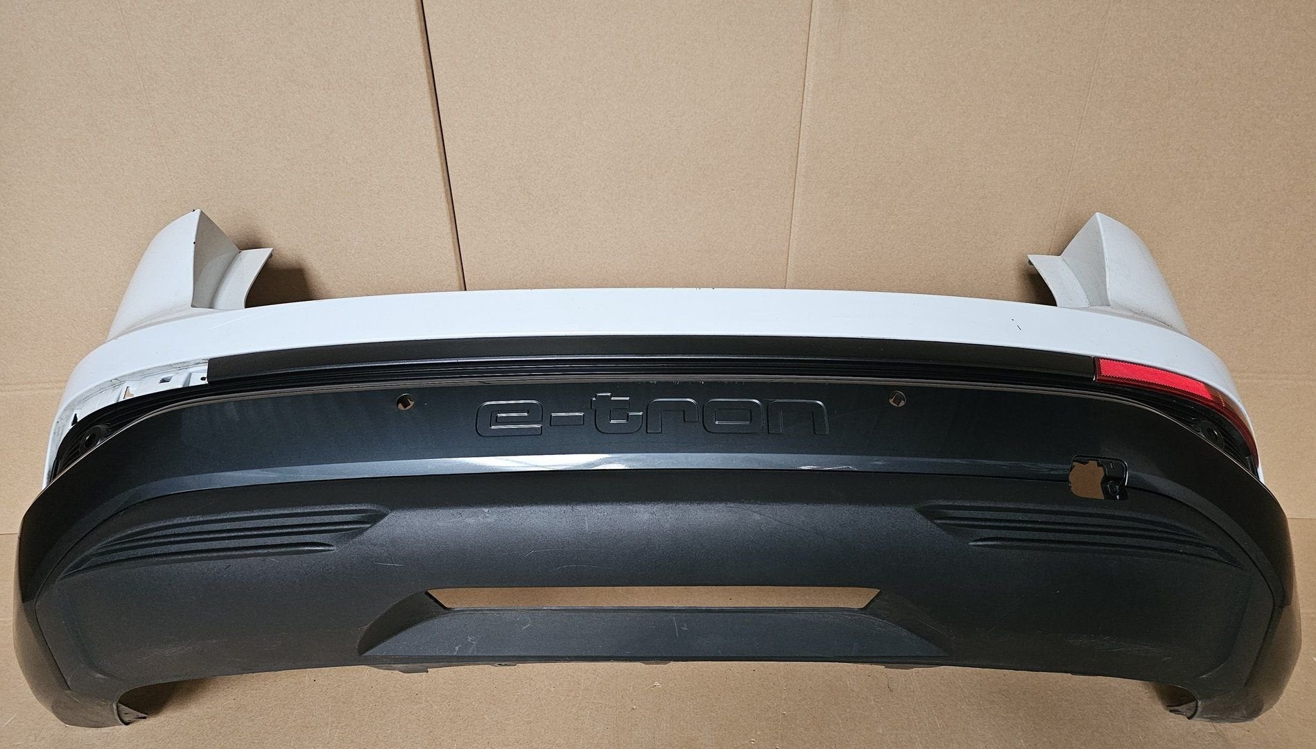 Achterbumper Audi Q4 89E E-TRON 40 ORGINEEL BUMPER 4xPDC, Gebruikt, -, Achter, Bumper