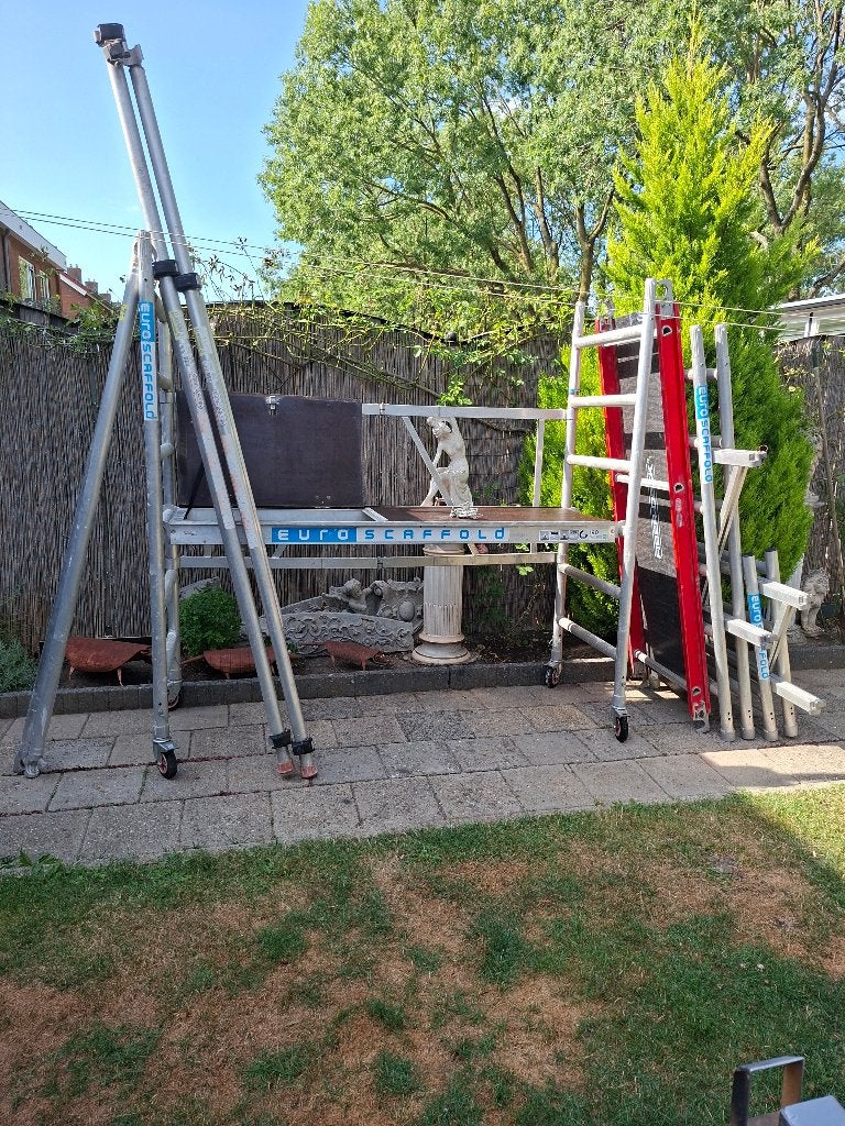 steiger met veel extra onderdelen-binnen/buiten gebruik-, Doe-het-zelf en Bouw, Steigers, Ophalen, Gebruikt, Rolsteiger of Kamersteiger