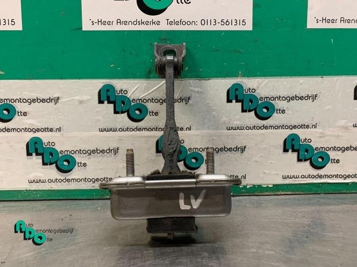 Butée 4portes avant gauche d'un Peugeot 208 (208 12-), Autos : Pièces & Accessoires, -, 3 mois de garantie, Utilisé, -