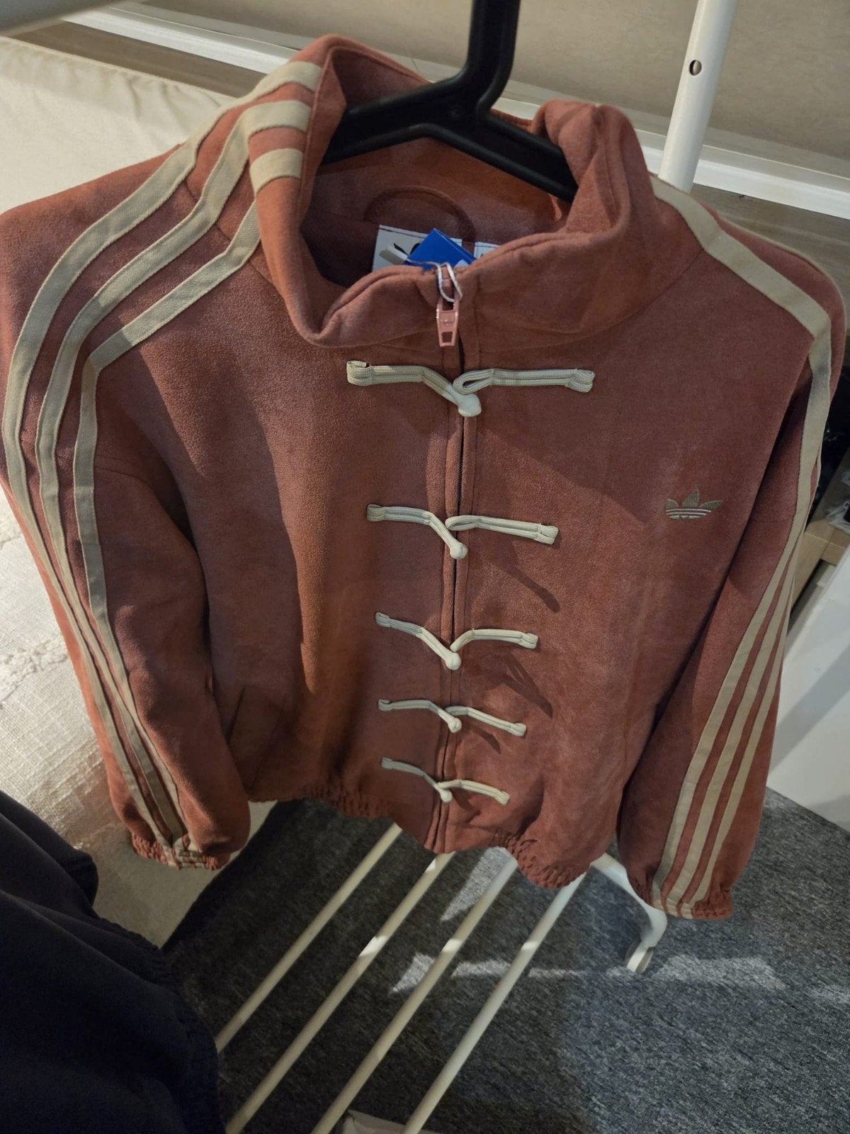 Adidas nouvelle an chinois, Vêtements | Femmes, Adidas, Enlèvement, Neuf, Taille 36 (S)