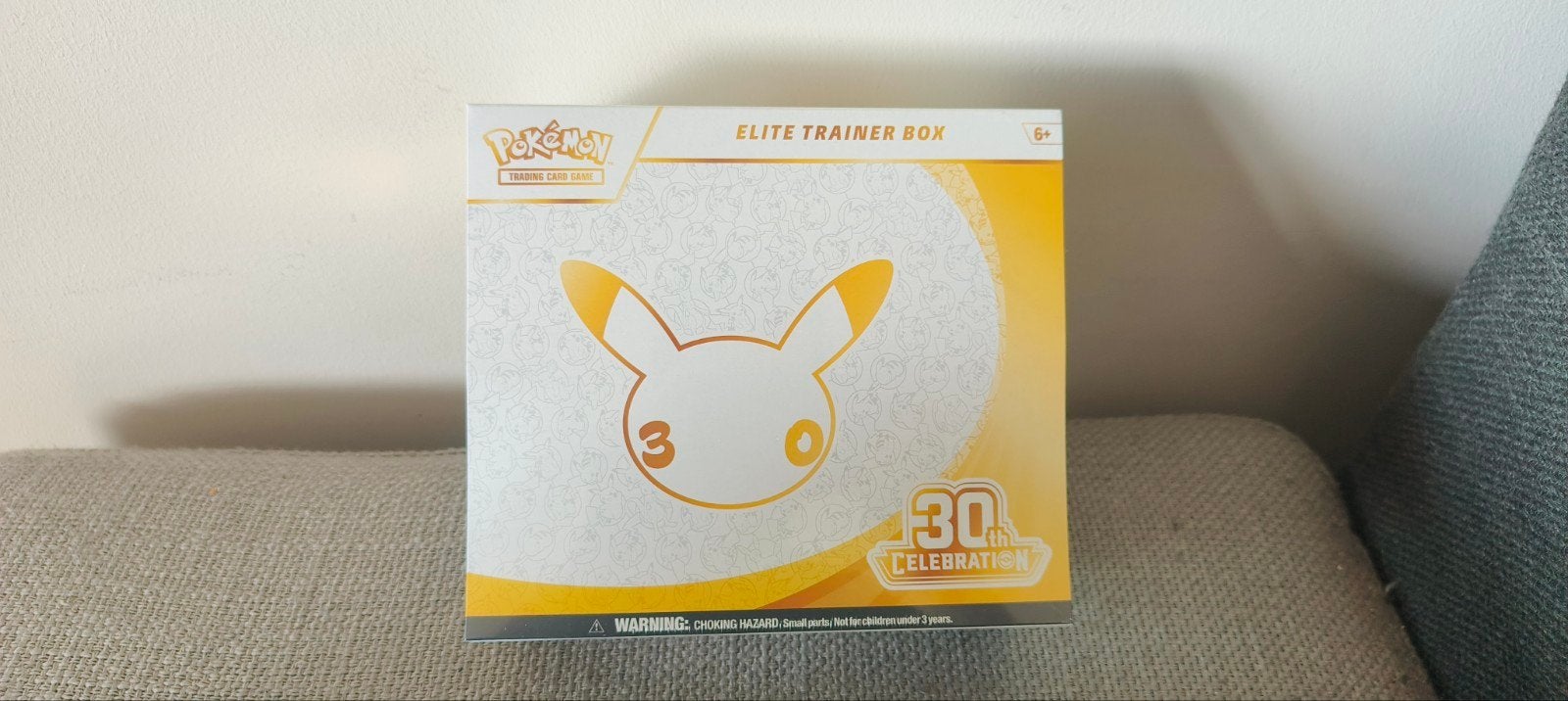 Pokémon TCG 30th Celebration Elite Trainer Box - Sealed, Enlèvement ou Envoi