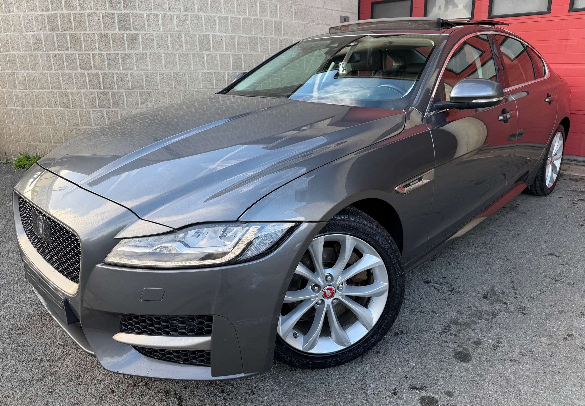 Jaguar XF 2.0 D AWD R-Sport / PRIX MARCHAND OU EXPORT, Auto's, Automaat, 4 deurs, 4 cilinders, Blauw